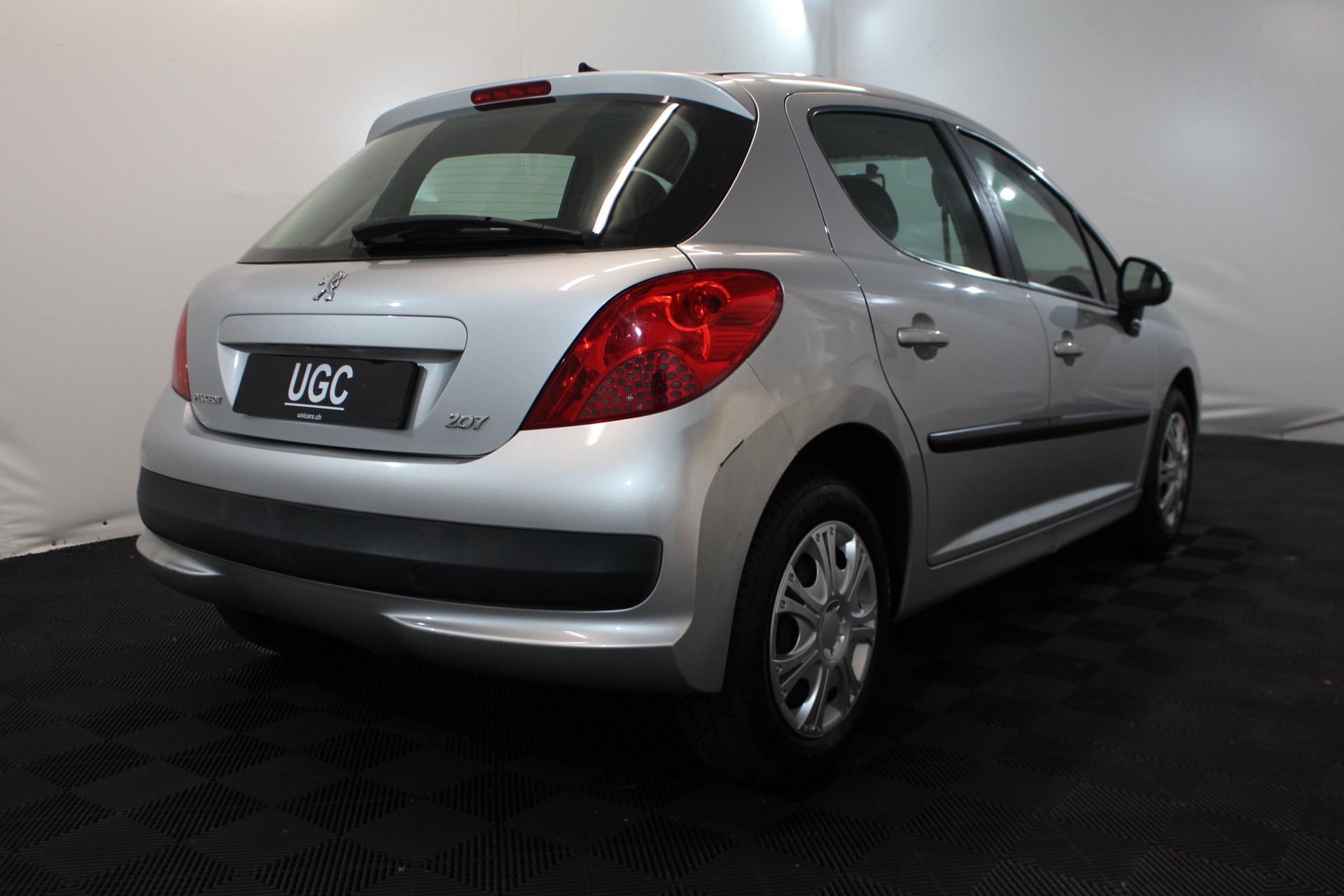 PEUGEOT 207 1.4 16V 95 Trendy-image-5