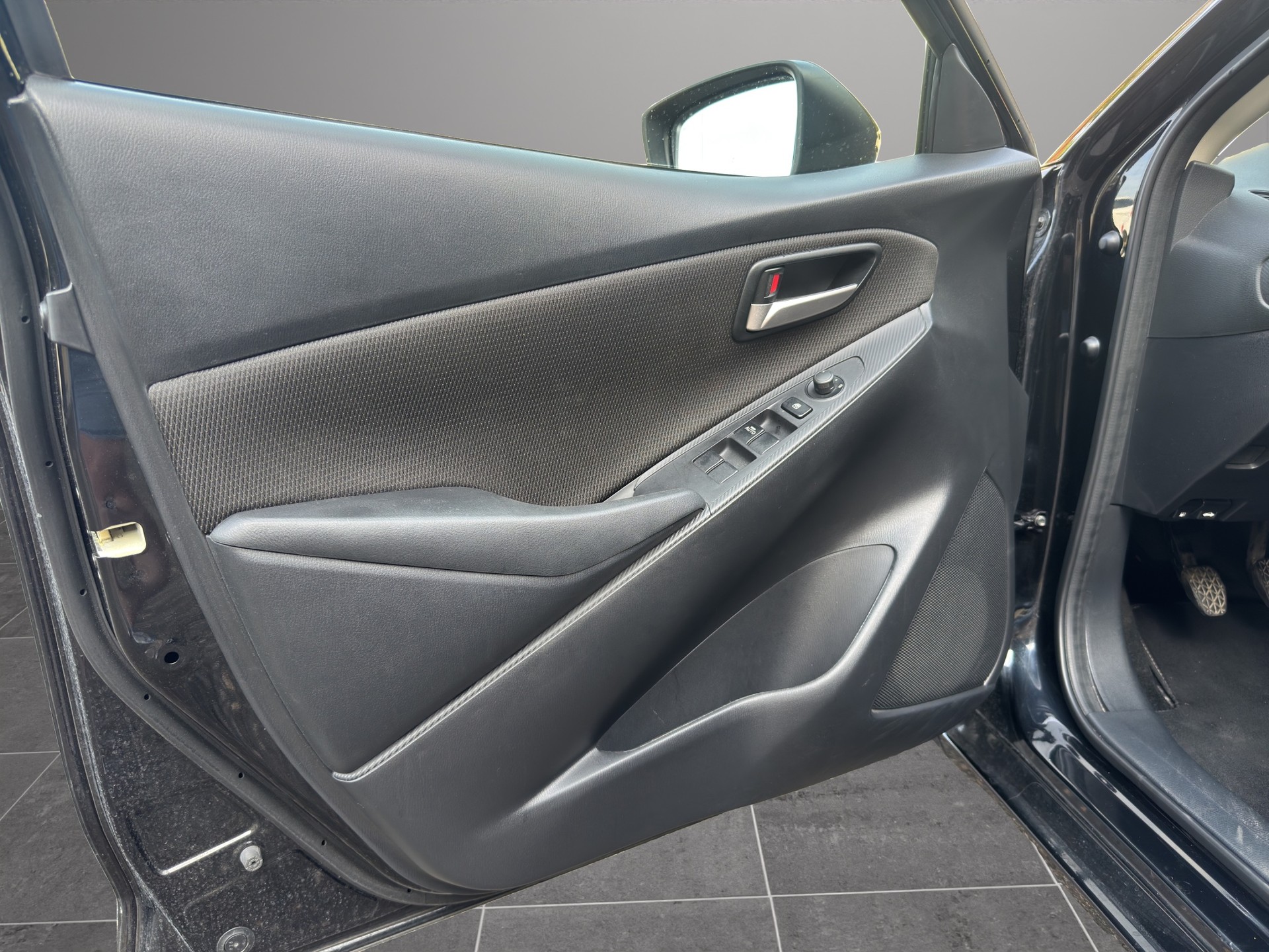 MAZDA 2 SKYACTIV-G 90 Mild Hybrid Ambition-image-11