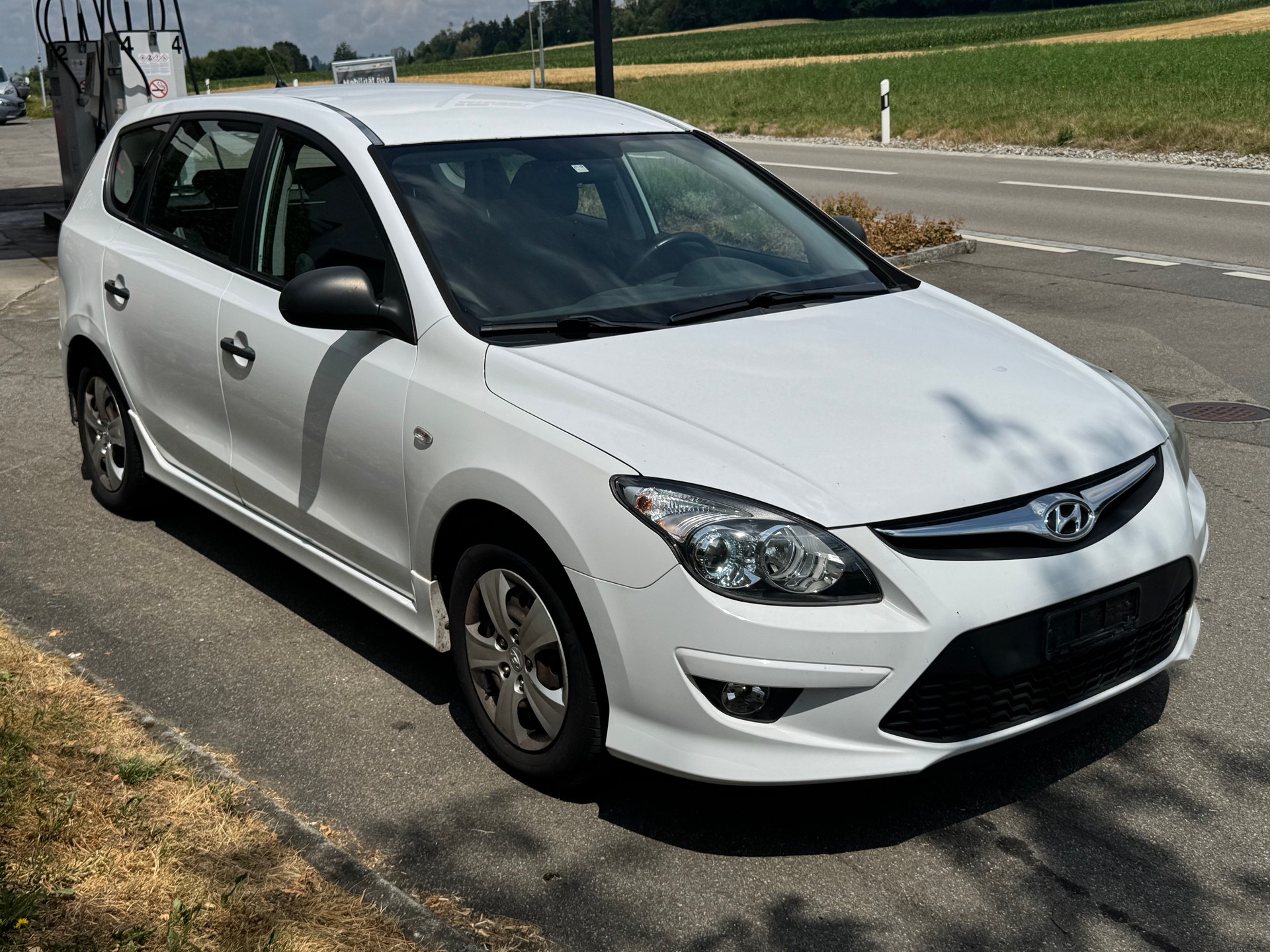 HYUNDAI i30 Wagon 1.4 Comfort-image-2