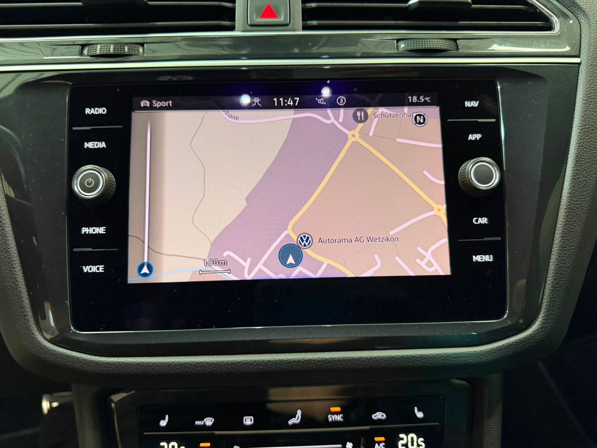 VW Tiguan 2.0TSI R 4Motion DSG-image-11