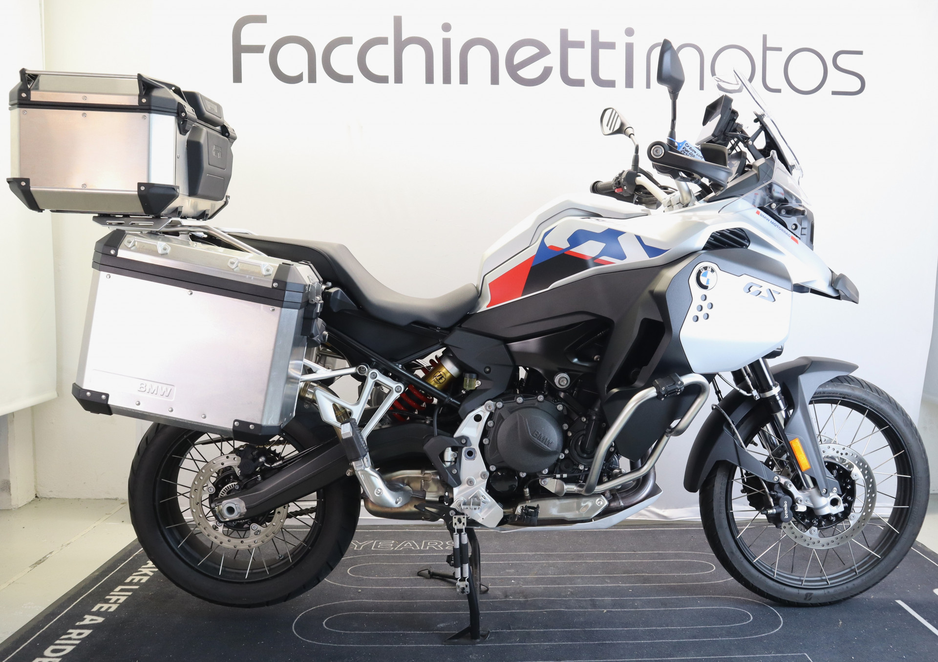 BMW F 900 GS Adventure-image-0