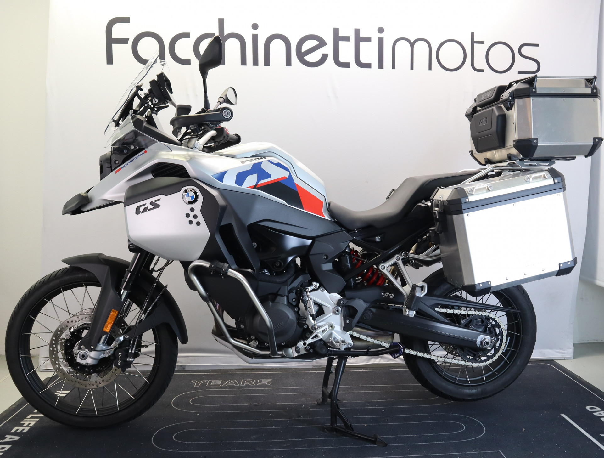 BMW F 900 GS Adventure-image-1