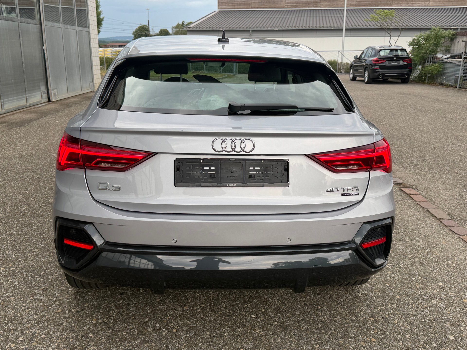 AUDI Q3 Sportback 40 TFSI S line quattro S-tronic-image-5