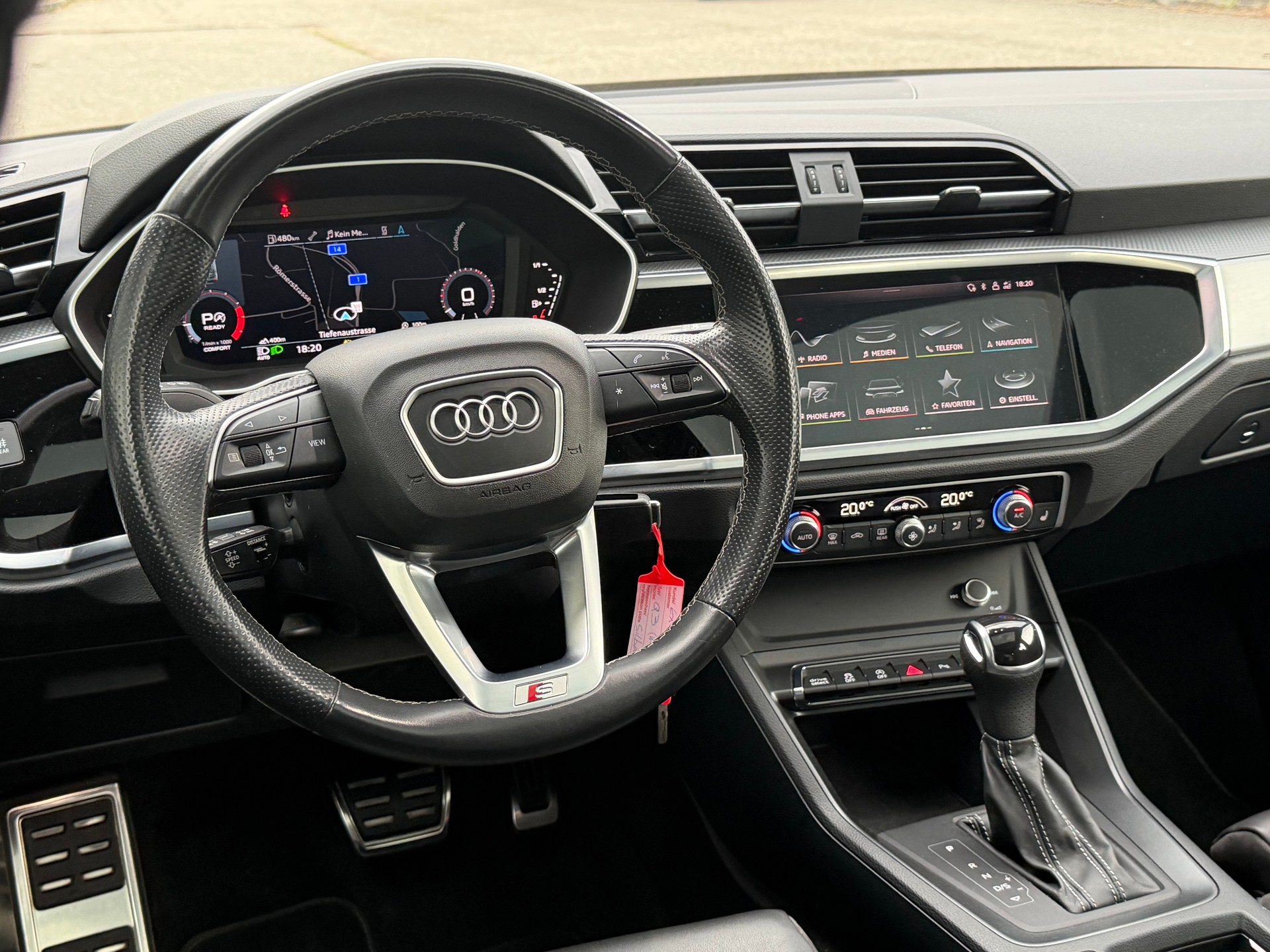 AUDI Q3 Sportback 40 TFSI S line quattro S-tronic-image-8