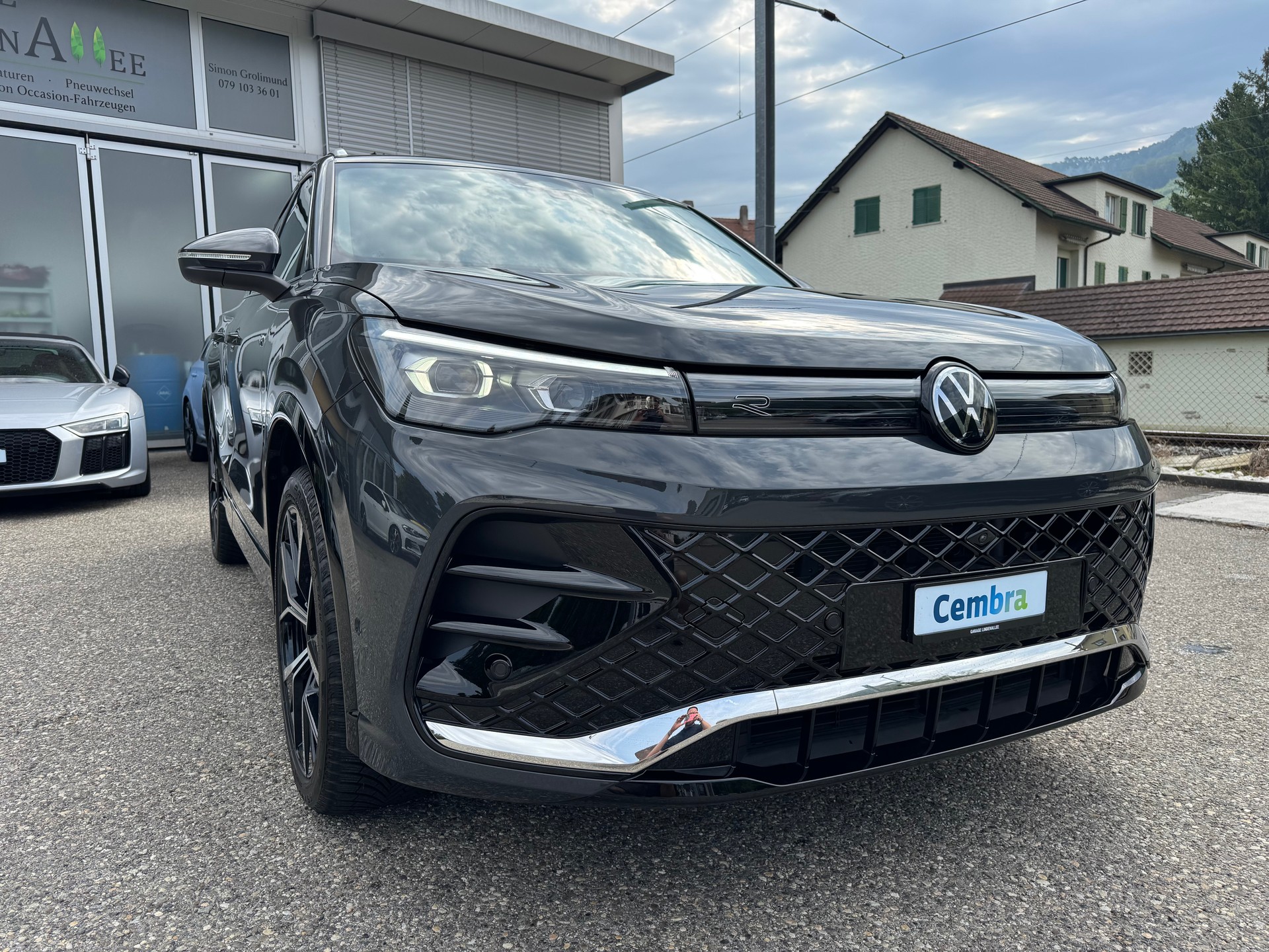 VW Tiguan 2.0 TDI SCR R-Line 4Motion DSG-showroom-element-2