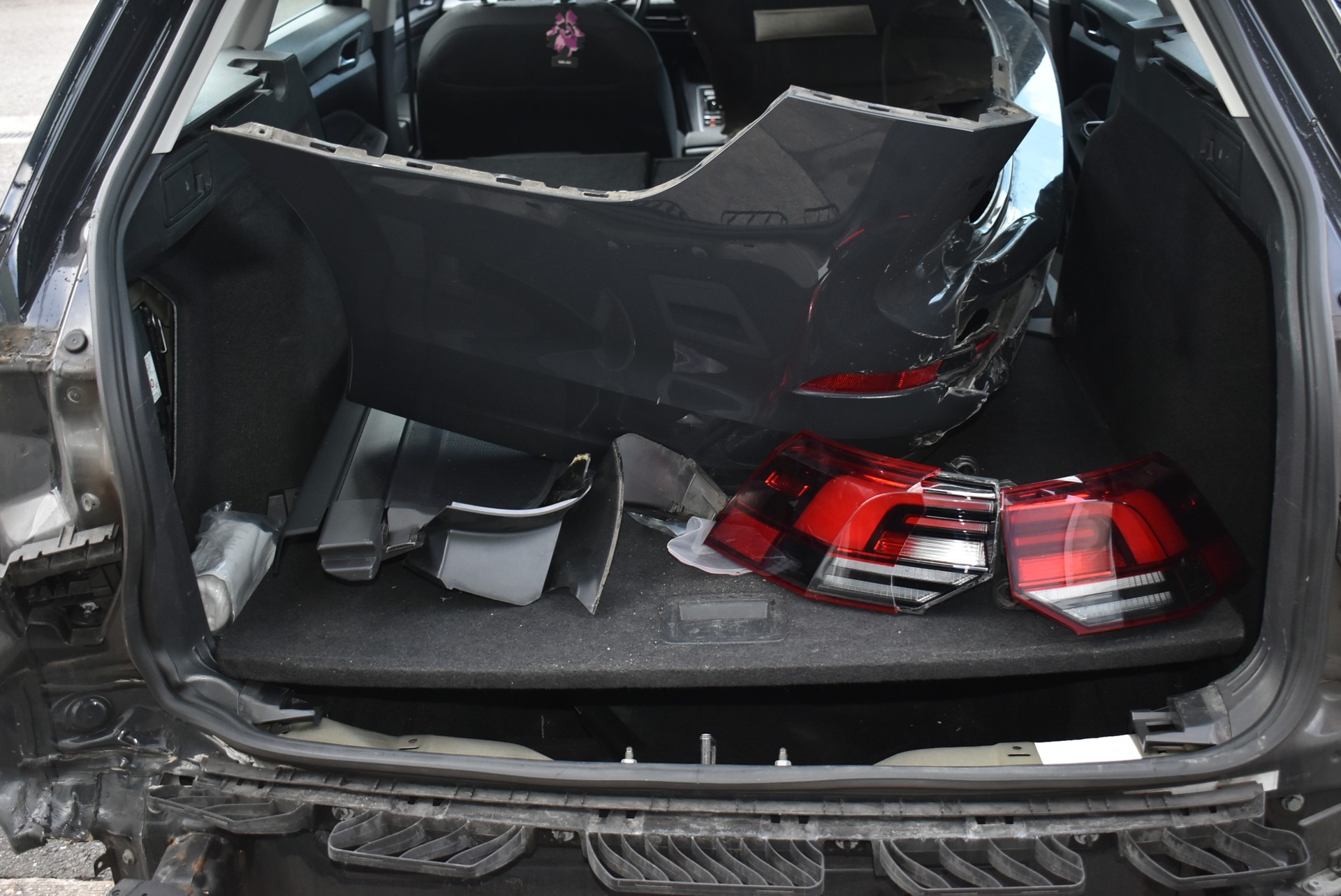 VW Golf Variant 1.5 TSI Life-image-9
