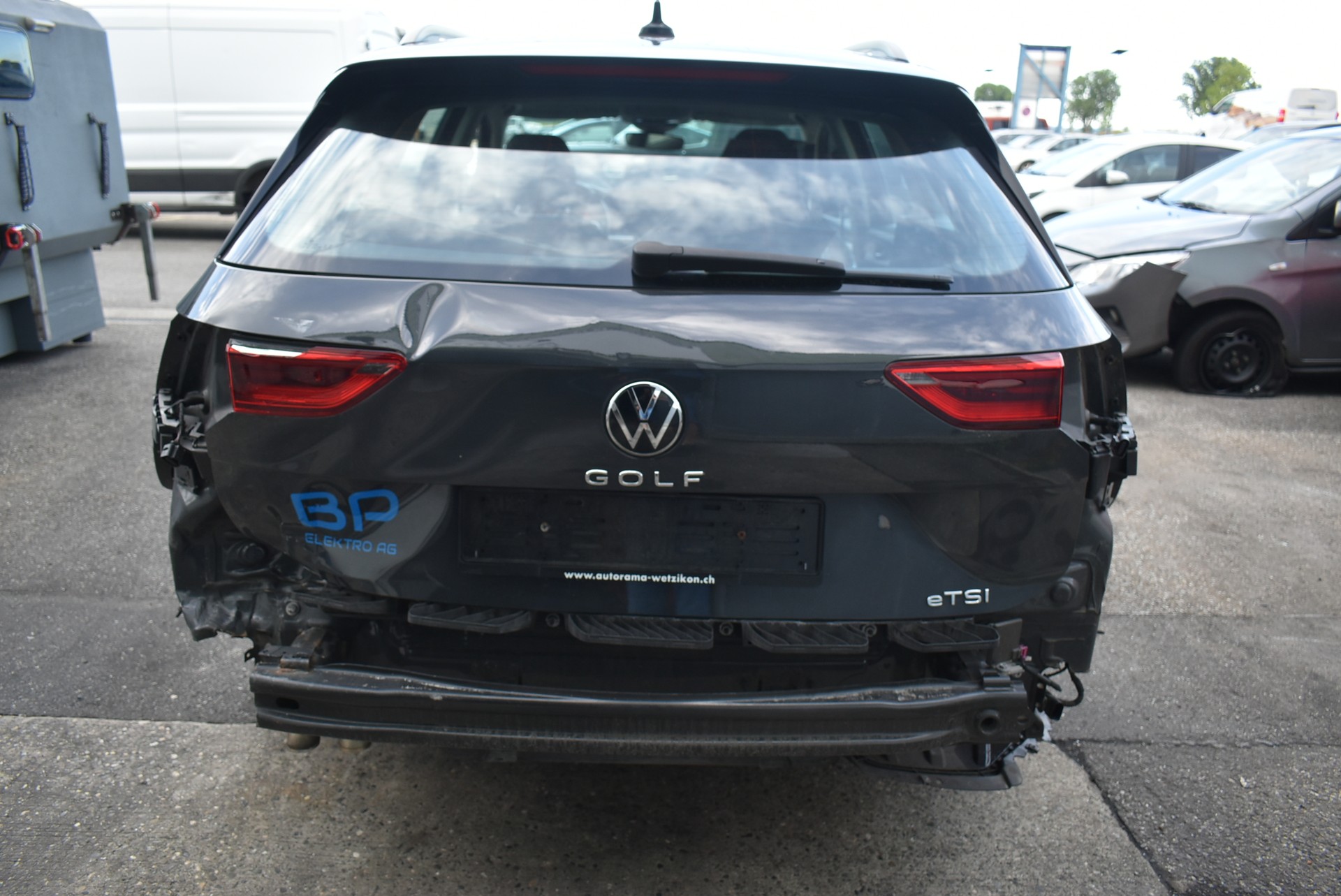VW Golf Variant 1.5 TSI Life-image-7