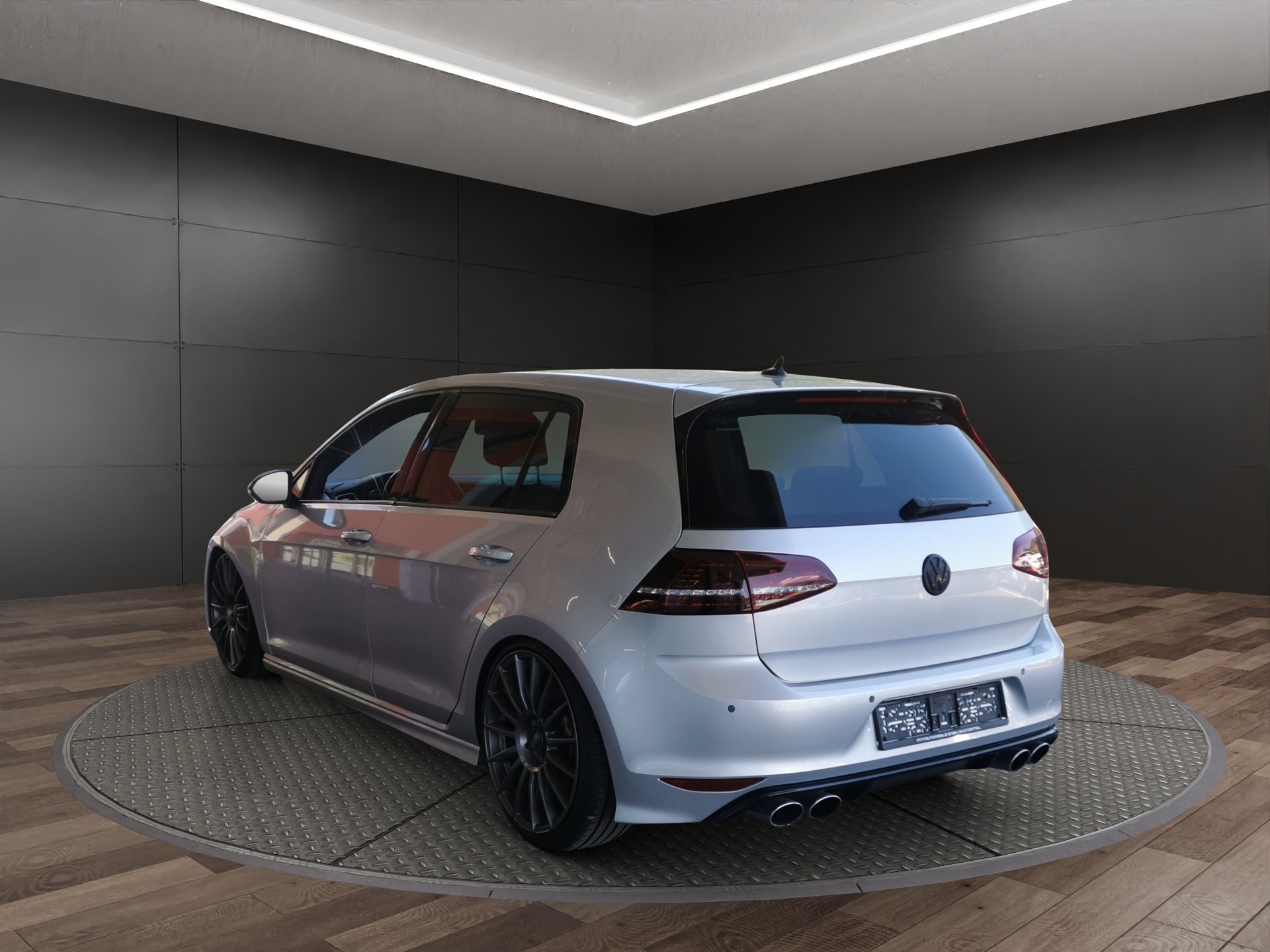 VW Golf 2.0 TSI R 4Motion DSG-image-6