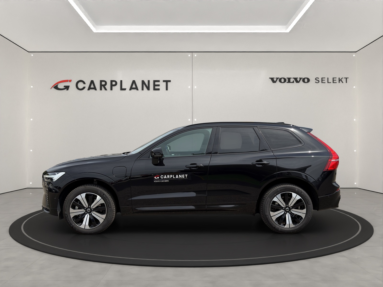 VOLVO XC60 2.0 T6 TE Plus Dark eAWD .-showroom-element-1