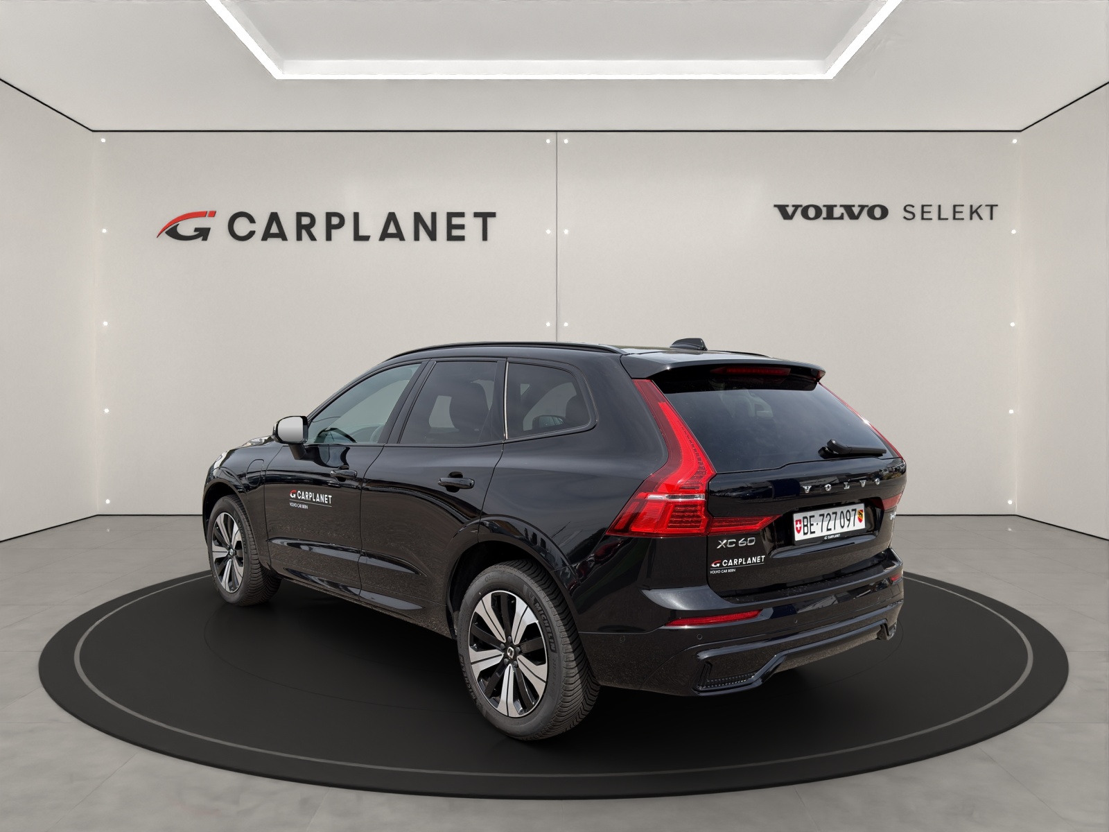 VOLVO XC60 2.0 T6 TE Plus Dark eAWD .-showroom-element-2