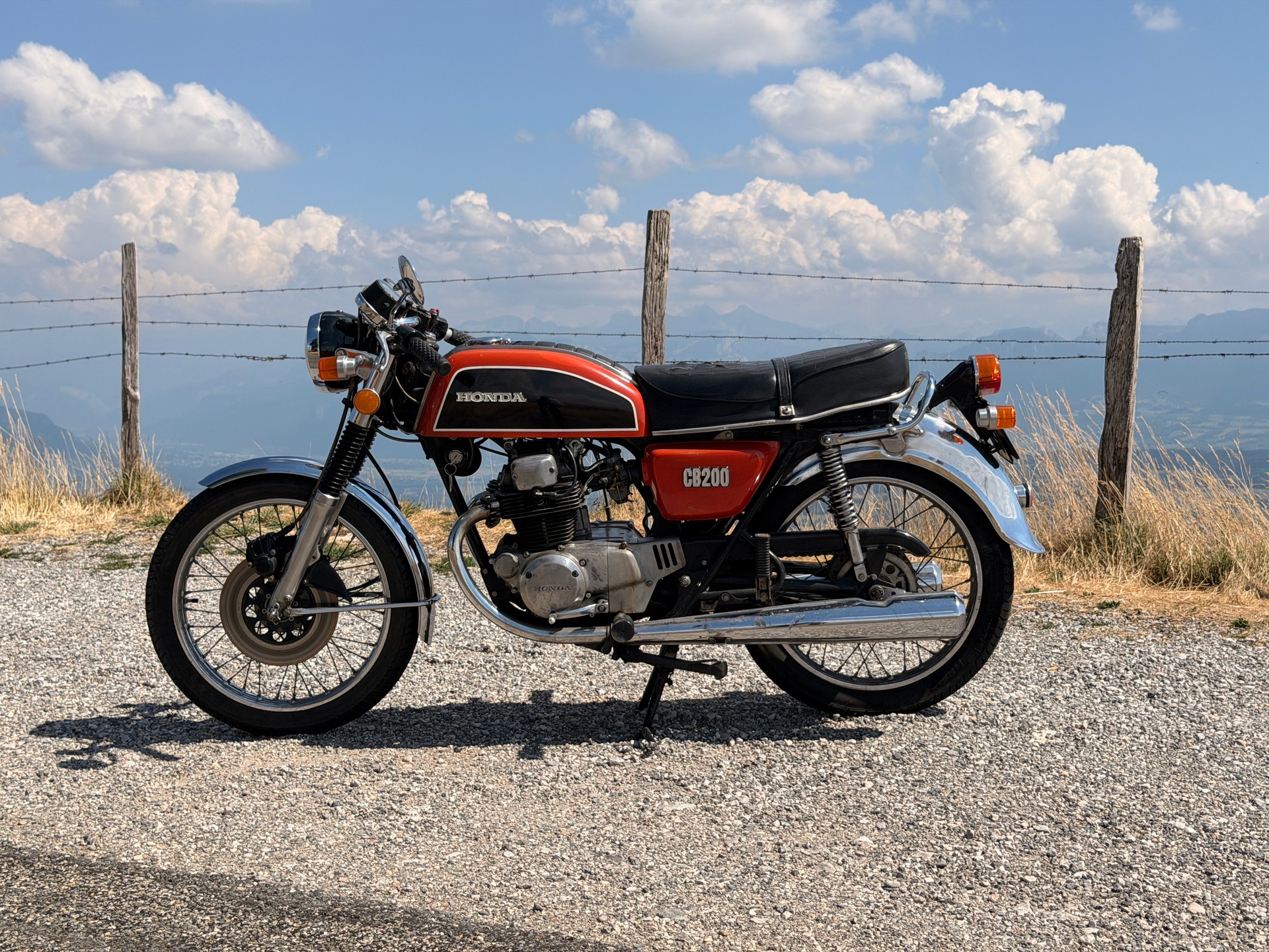 HONDA CB 200-image-1