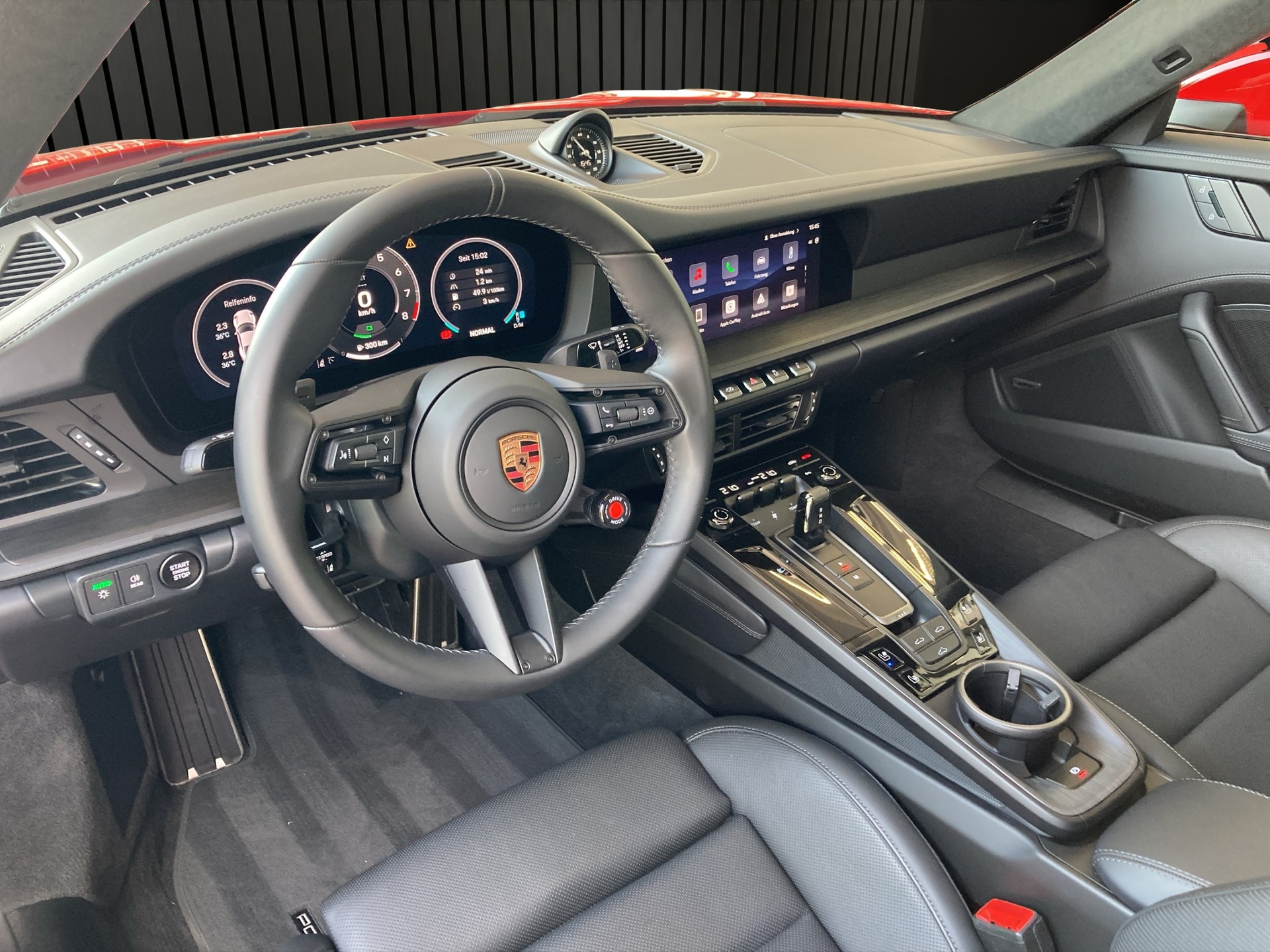 PORSCHE 911 Carrera GTS-image-9