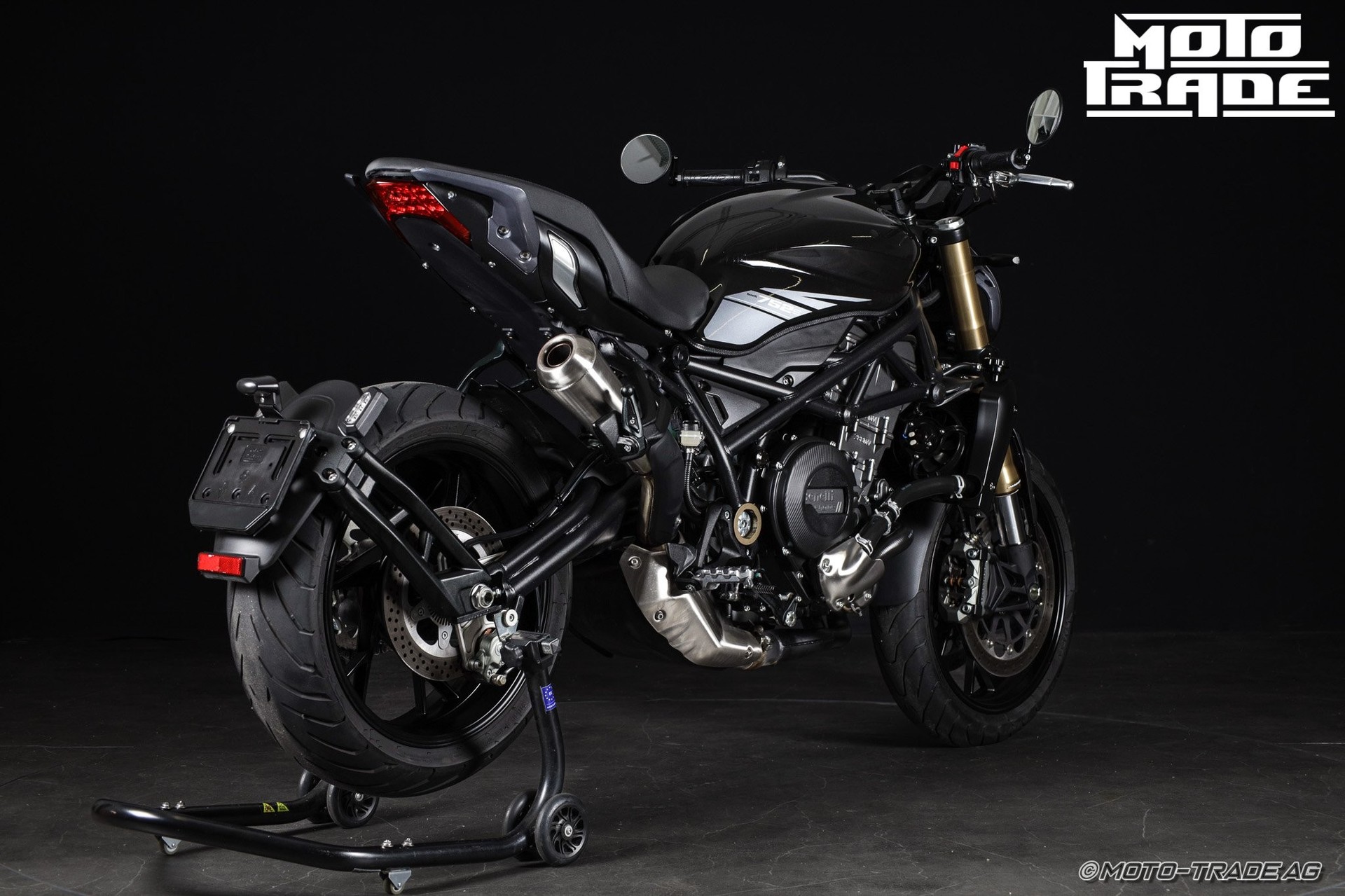 BENELLI 752 S-showroom-element-2
