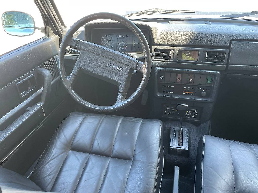 VOLVO 244-image-5