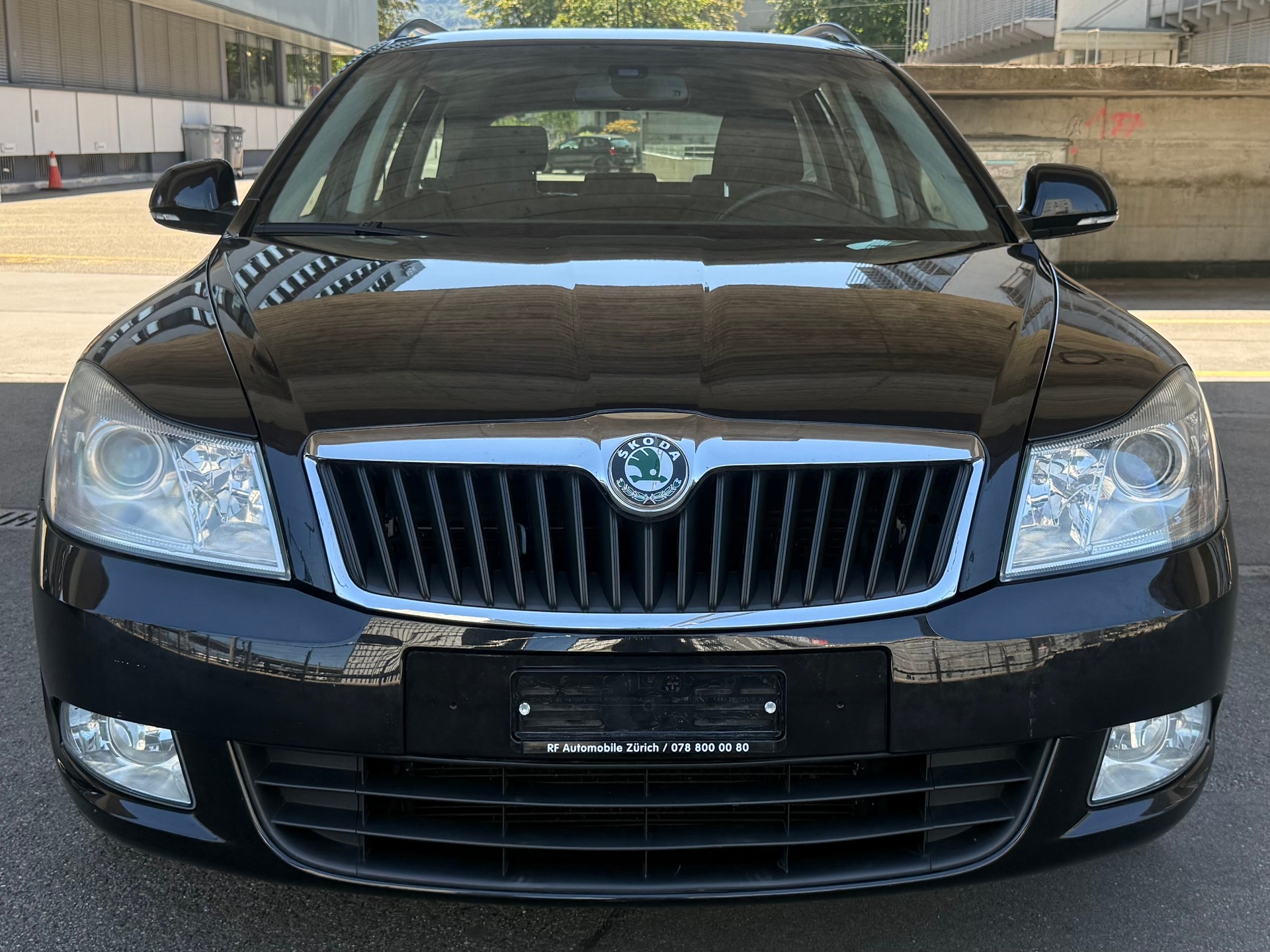 SKODA Octavia Combi 1.8 TSI Swiss Adventure 4x4-image-1