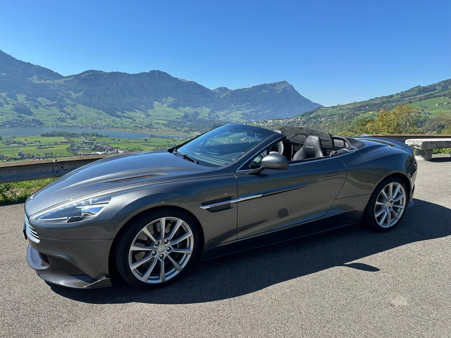ASTON MARTIN 6.0 V12 Vanquish S Volante