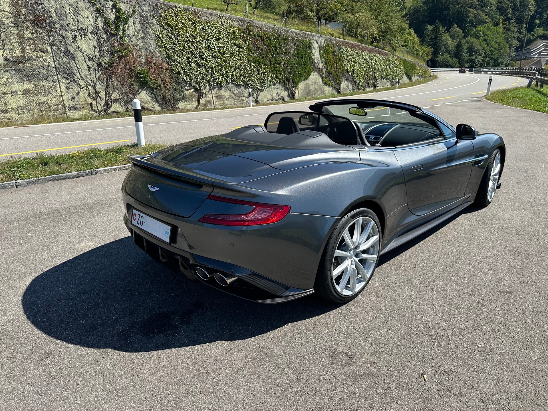 ASTON MARTIN 6.0 V12 Vanquish S Volante-image-7
