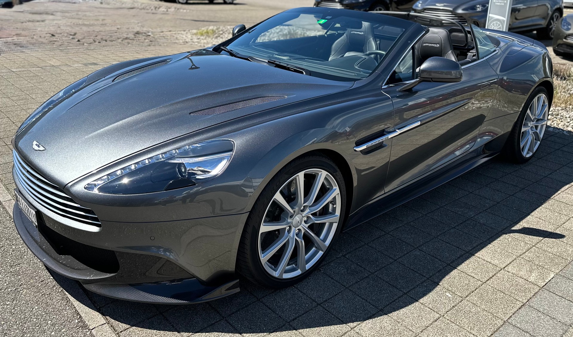 ASTON MARTIN 6.0 V12 Vanquish S Volante-image-8
