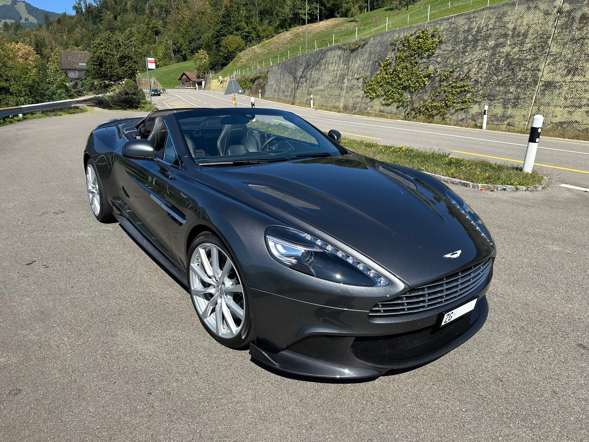 ASTON MARTIN 6.0 V12 Vanquish S Volante-image-2