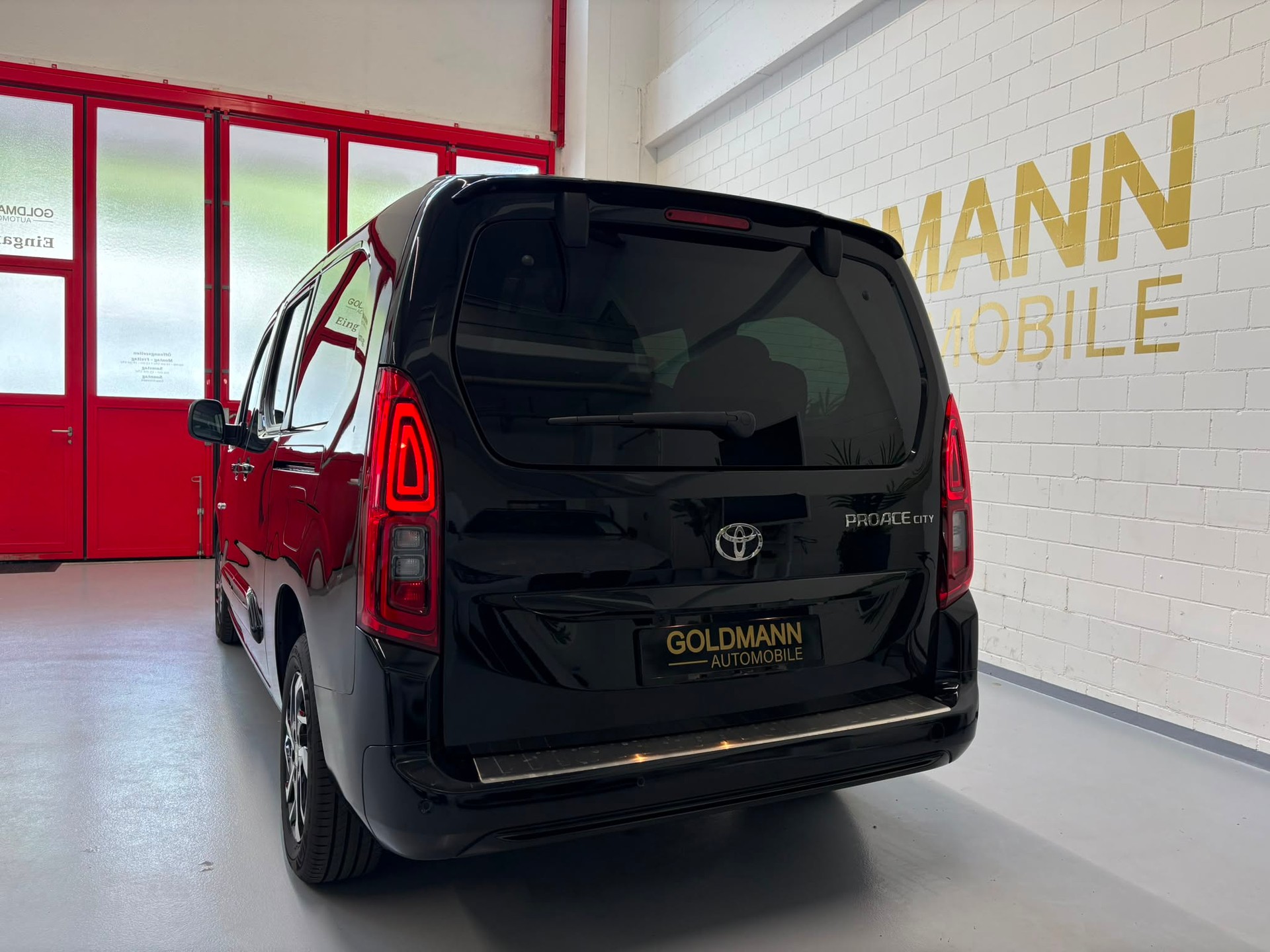 TOYOTA Proace City Verso 1.5 Style Long-showroom-element-3