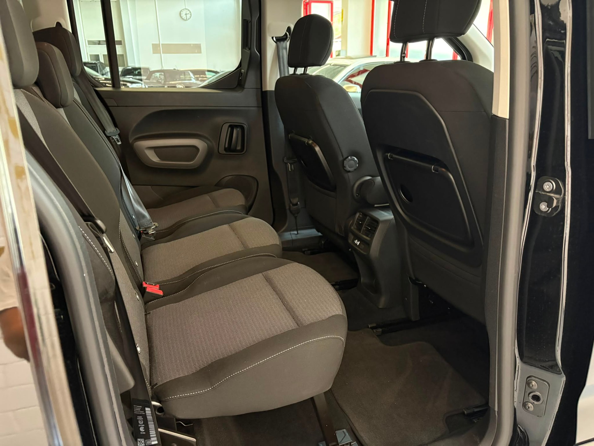 TOYOTA Proace City Verso 1.5 Style Long-image-12