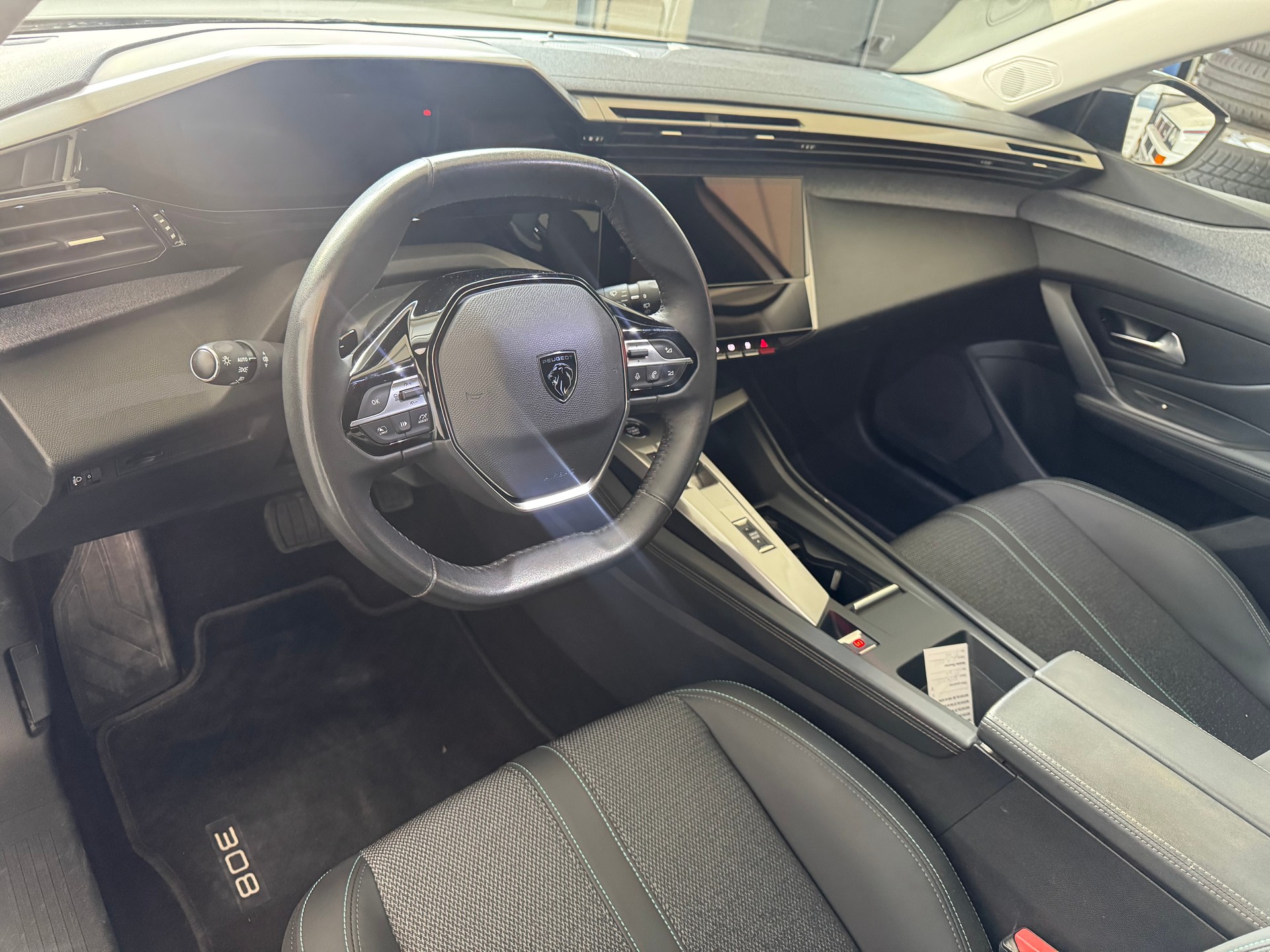 PEUGEOT 308 SW 1.5 BlueHDI Allure Pack EAT8-showroom-element-2