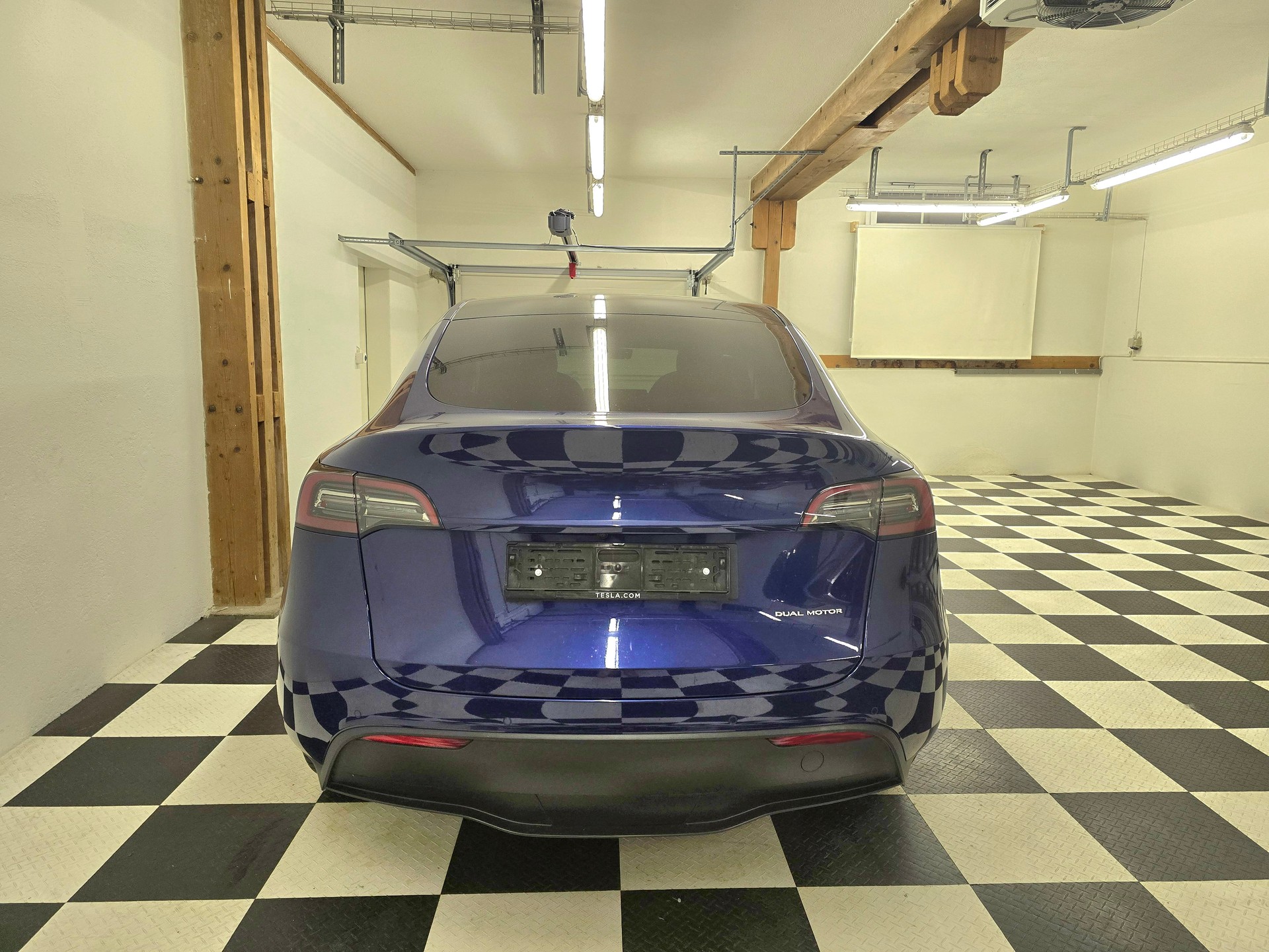 TESLA Model Y Long Range-image-7