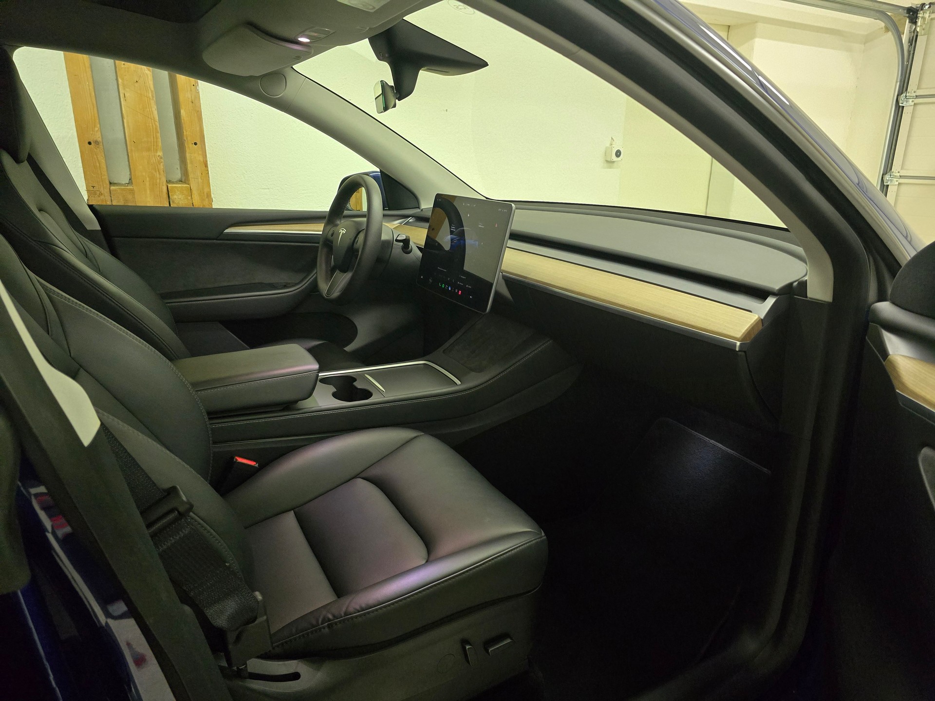 TESLA Model Y Long Range-image-11
