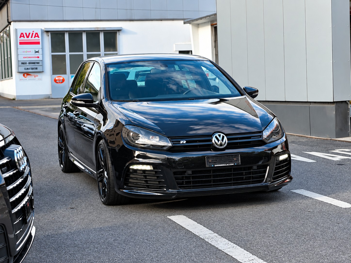 VW Golf 2.0 TSI R 4Motion DSG-showroom-element-2