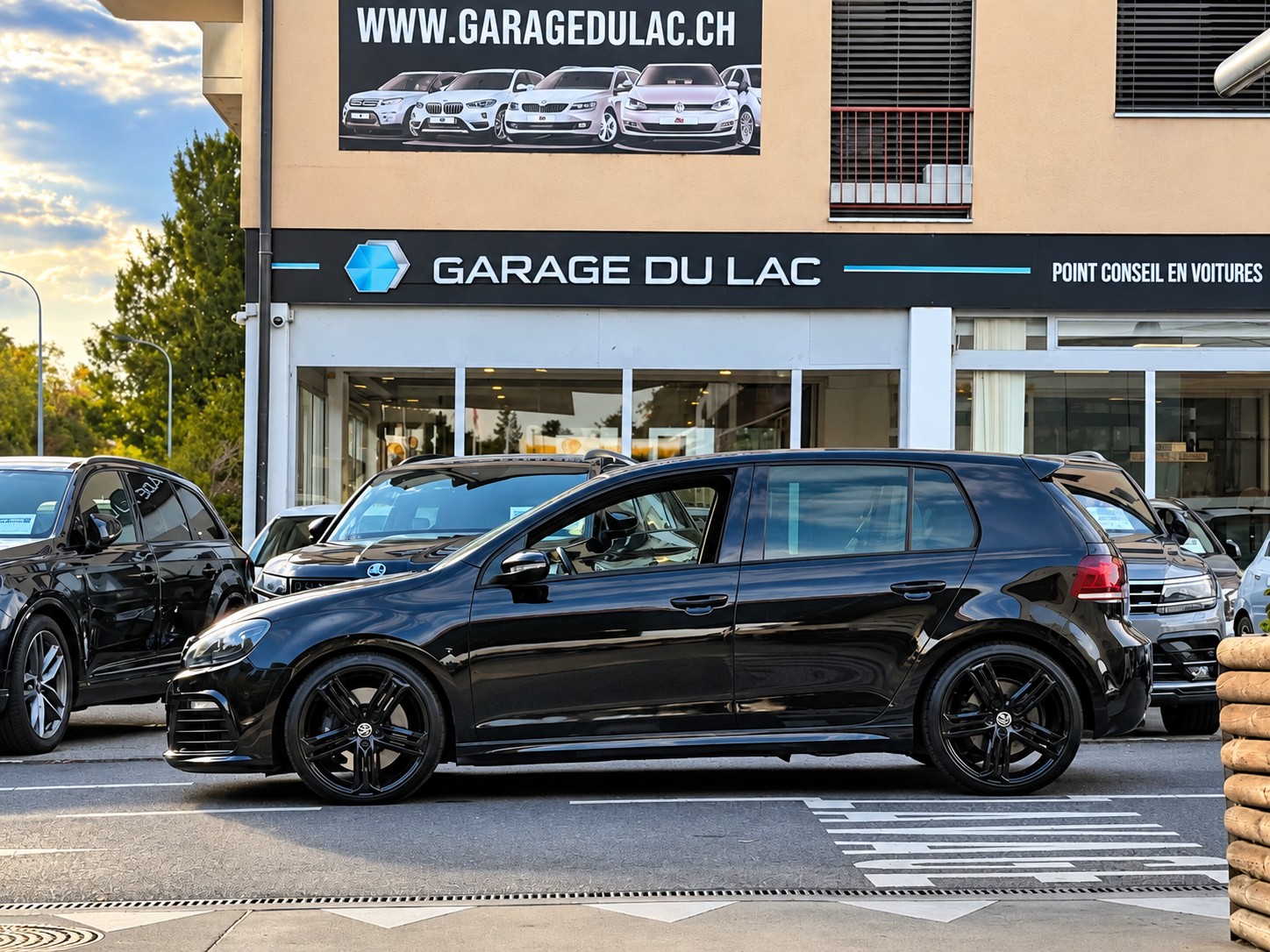 VW Golf 2.0 TSI R 4Motion DSG-showroom-element-3