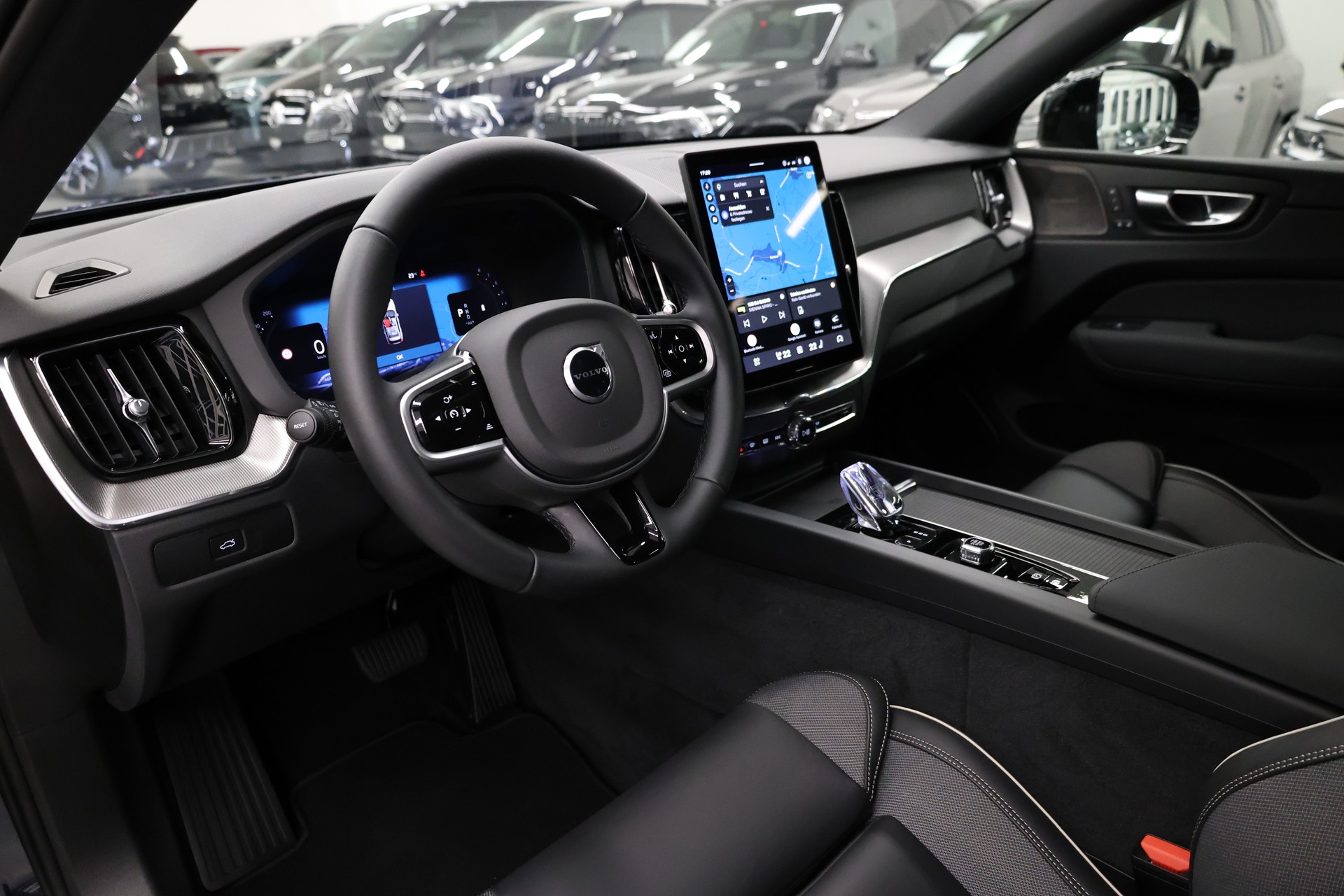 VOLVO XC60 2.0 B5 MH Black Edition AWD-image-21
