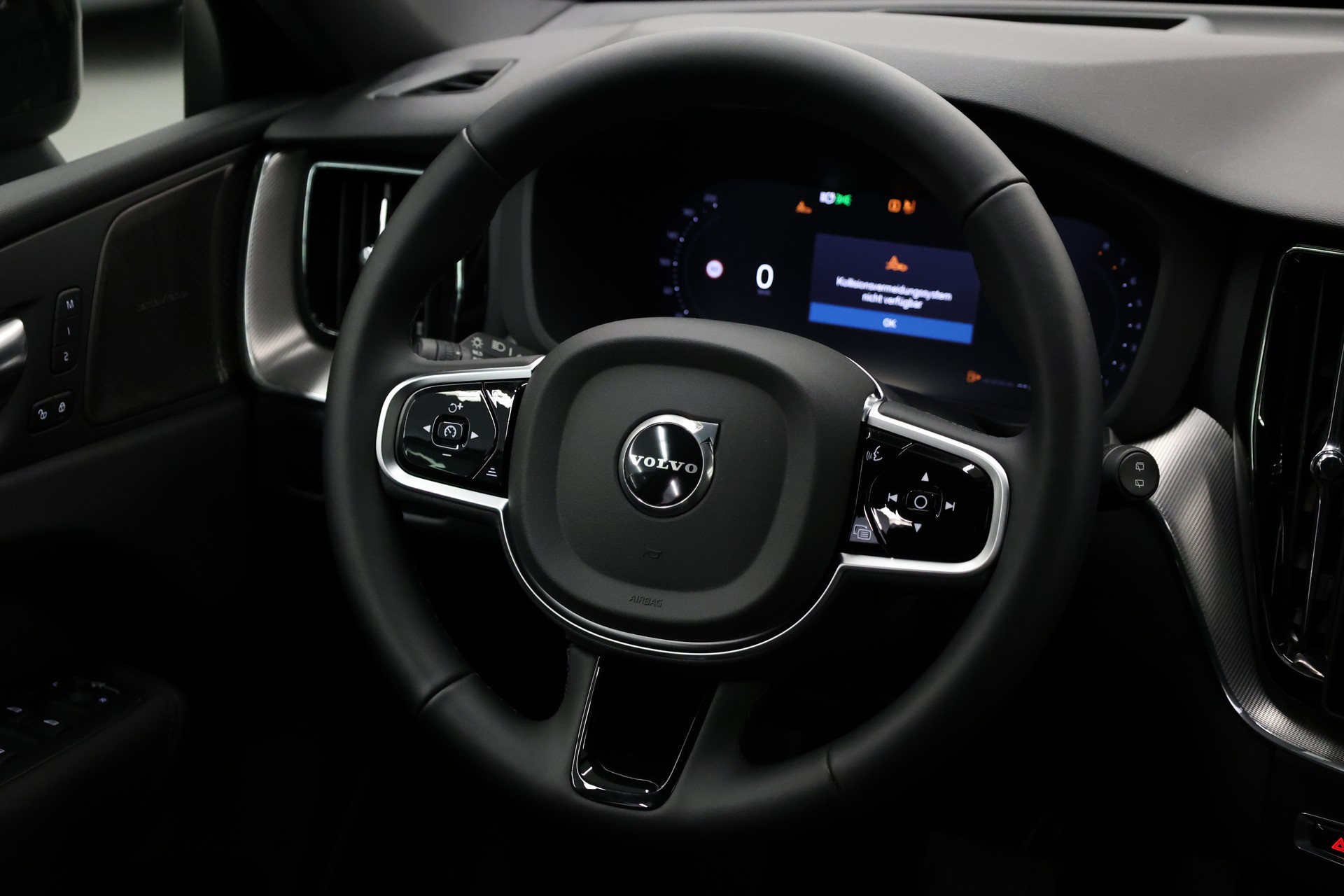 VOLVO XC60 2.0 B5 MH Black Edition AWD-image-23