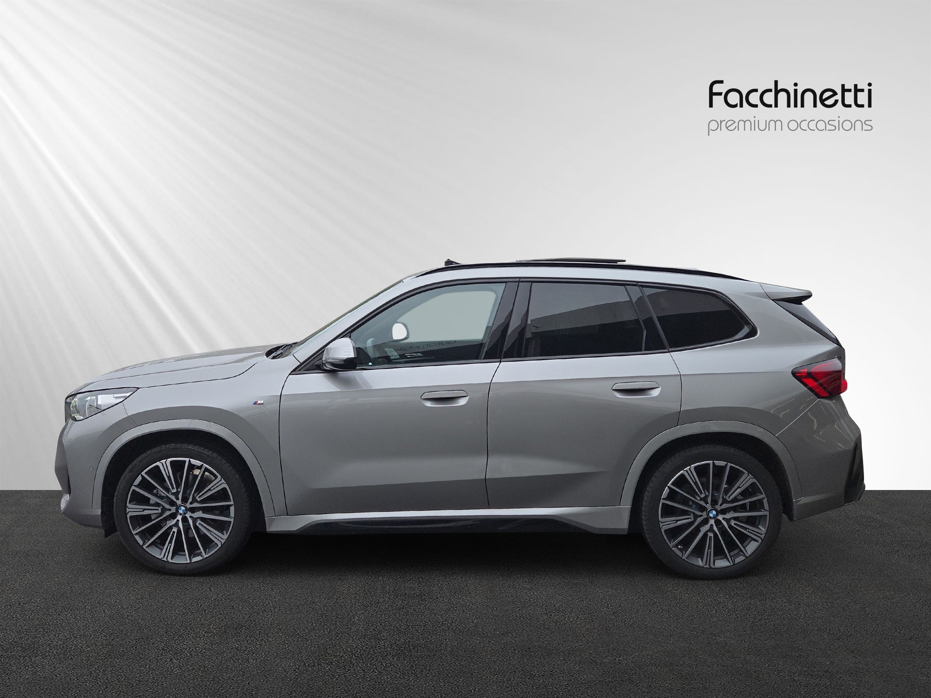 BMW X1 sDrive 20i 48V M Sport-showroom-element-1
