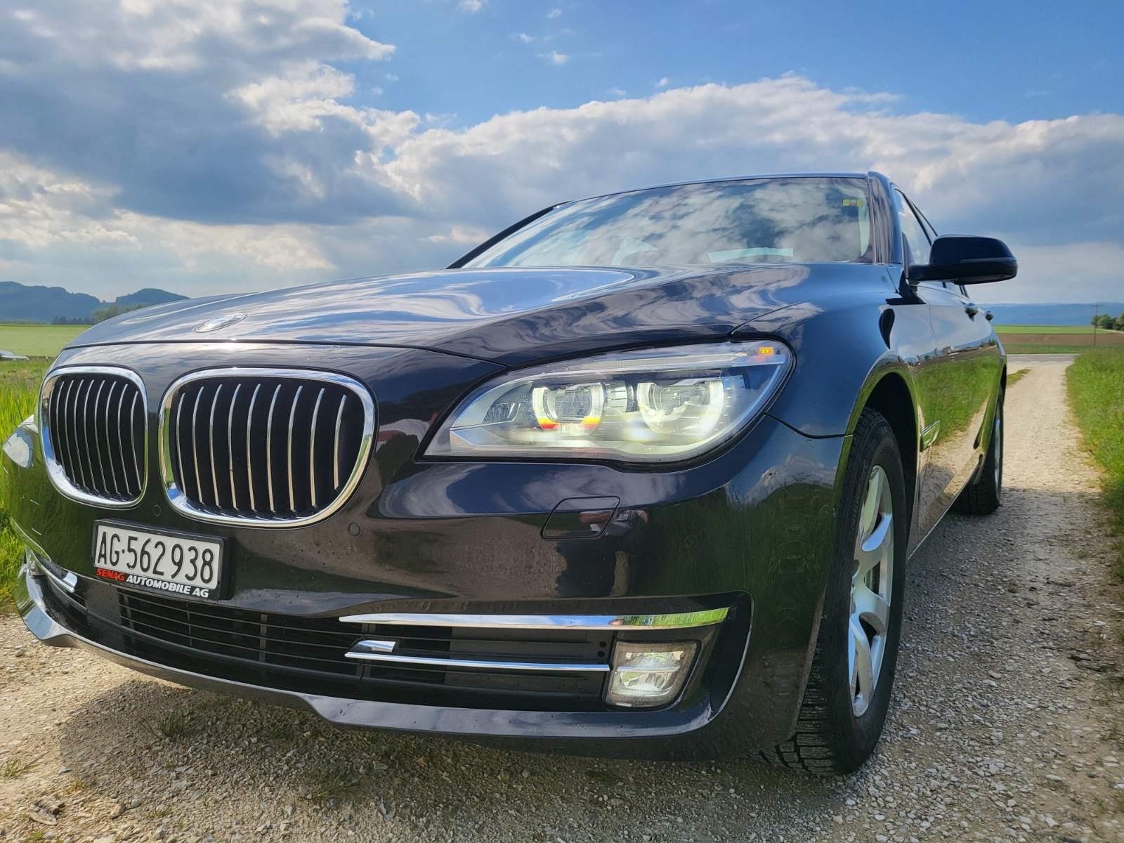 BMW 730d xDrive-image-11