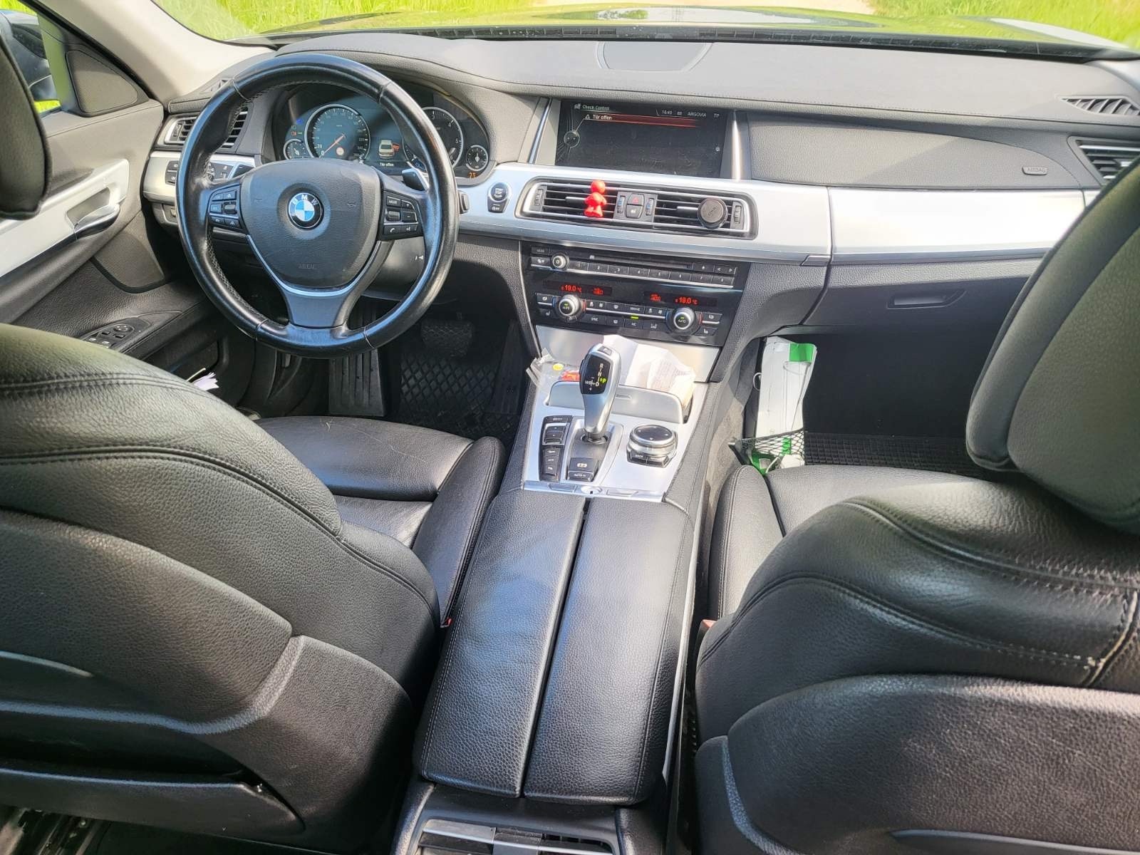 BMW 730d xDrive-image-14