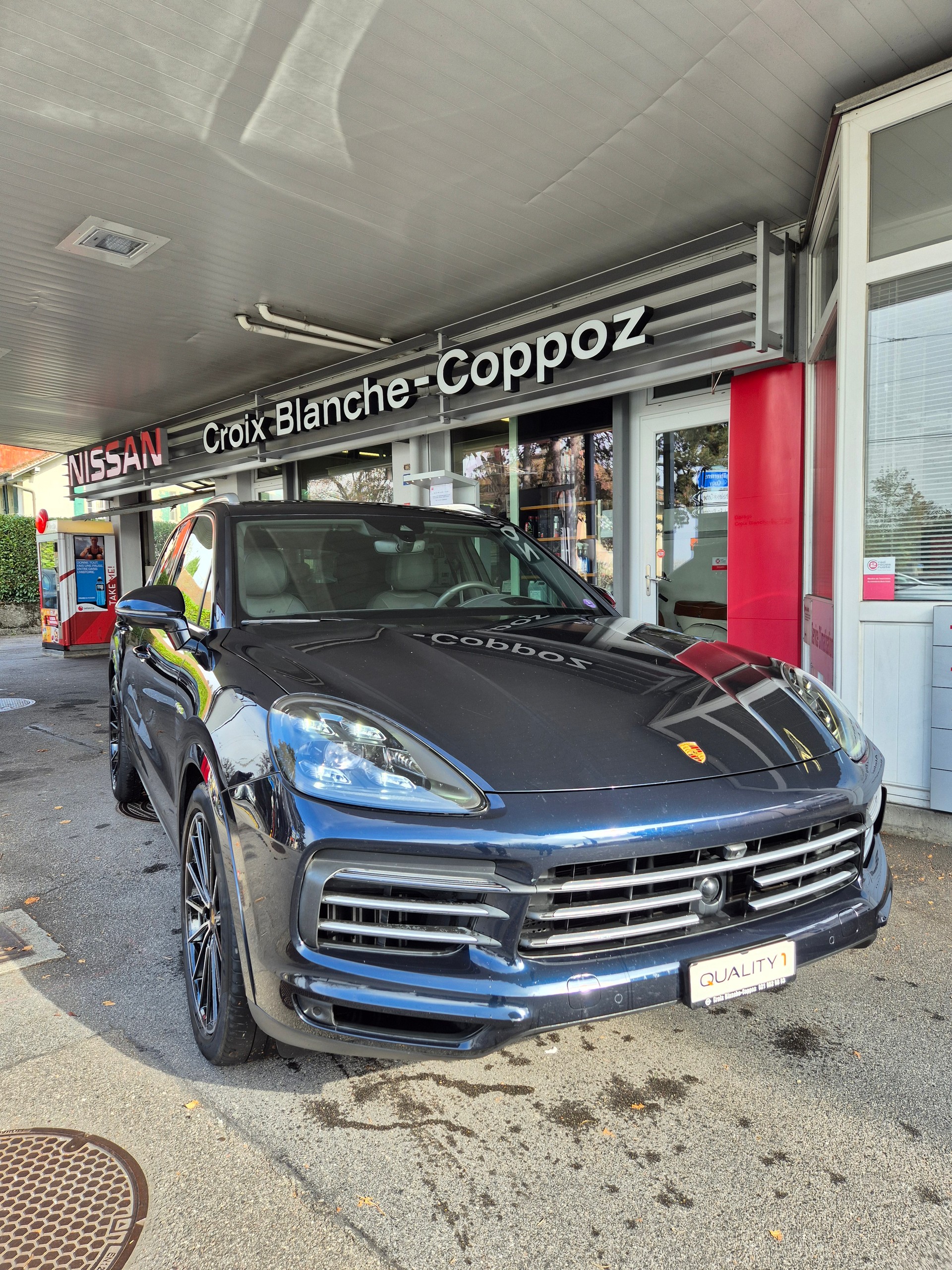 PORSCHE Cayenne E-Hybrid-image-2