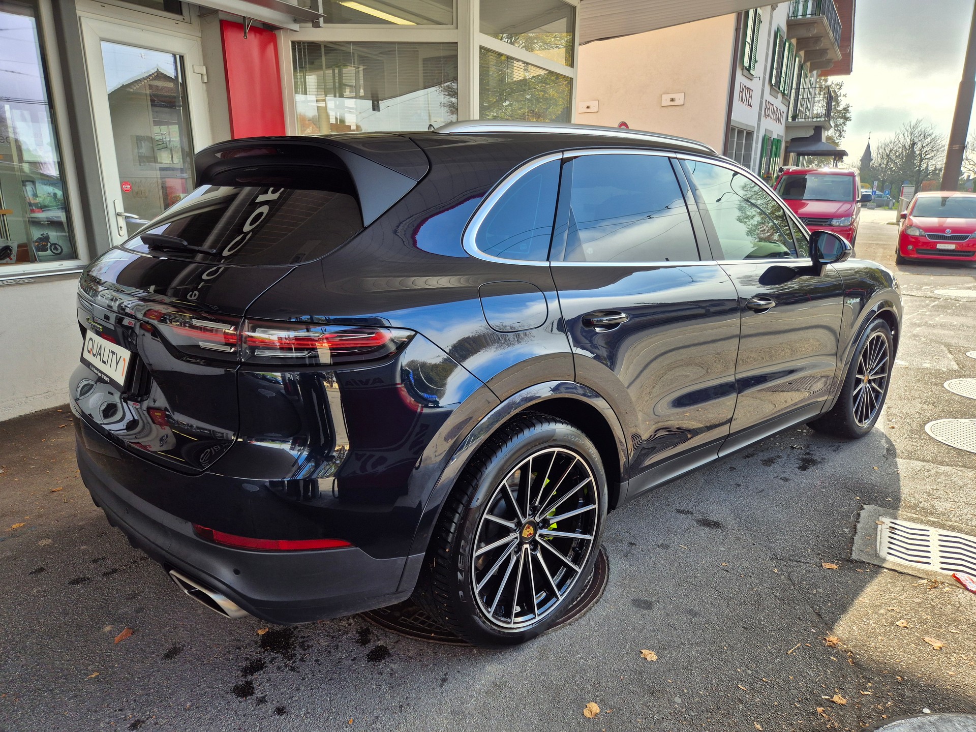 PORSCHE Cayenne E-Hybrid-image-4