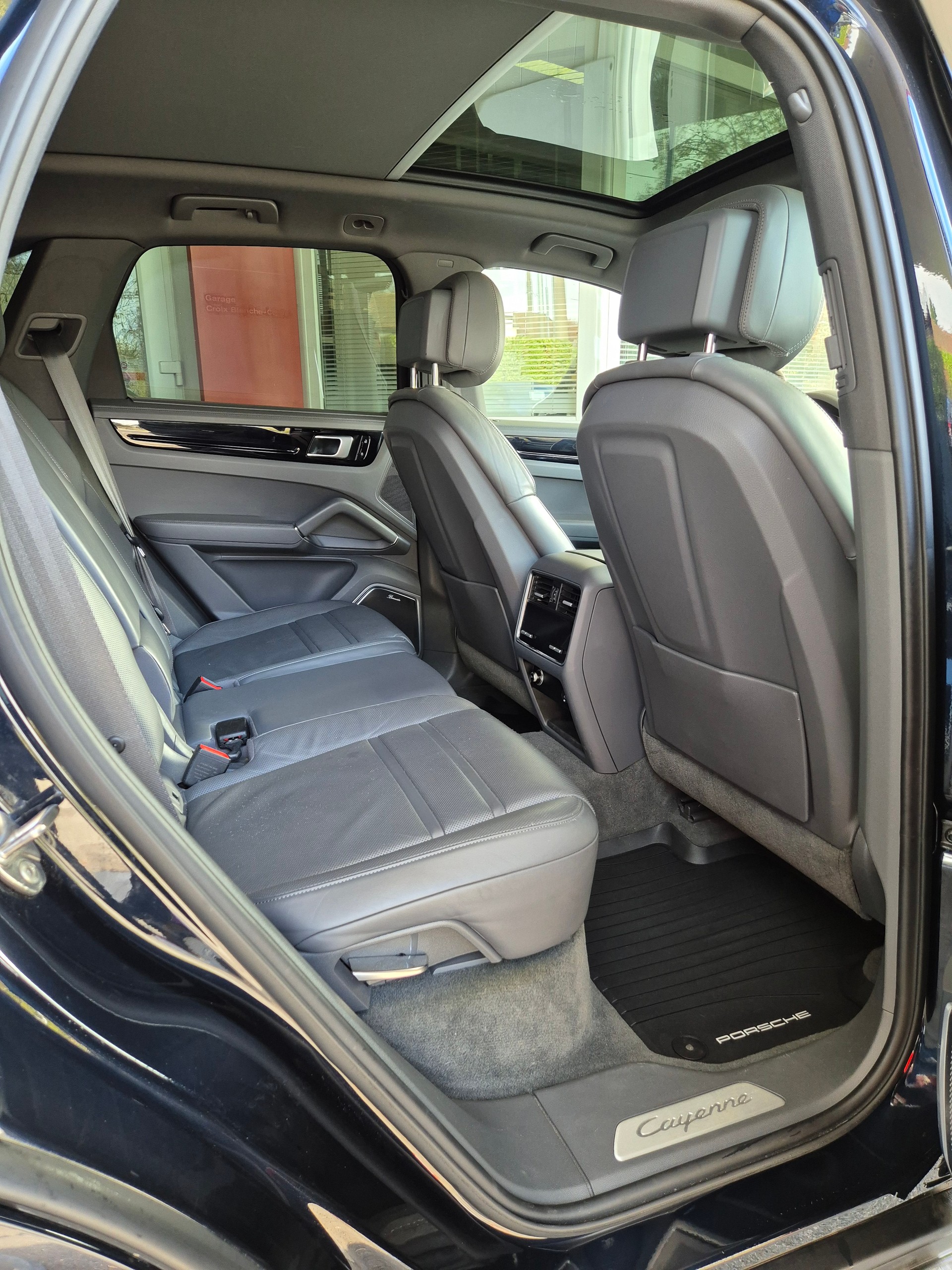 PORSCHE Cayenne E-Hybrid-image-10