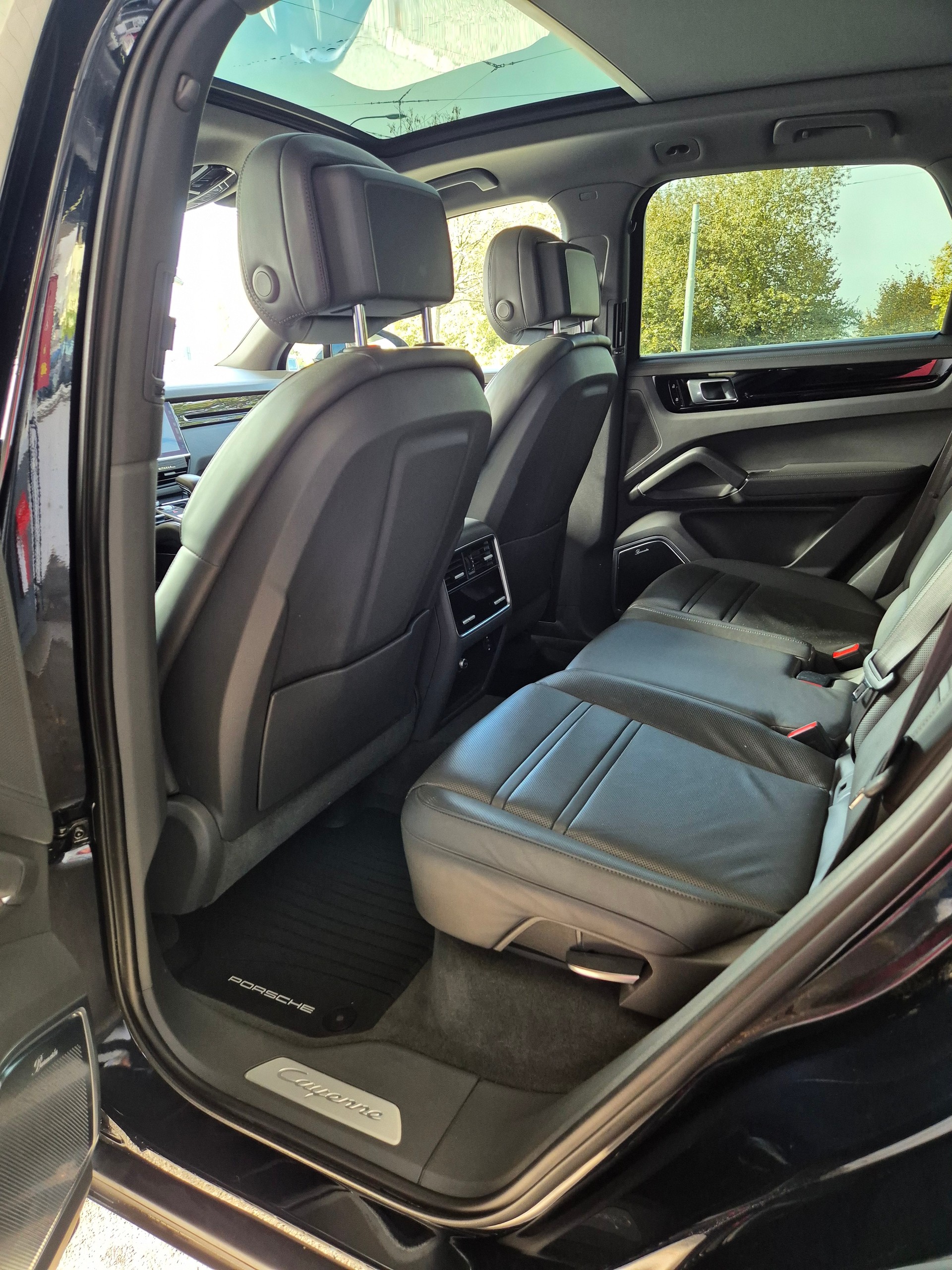 PORSCHE Cayenne E-Hybrid-image-8
