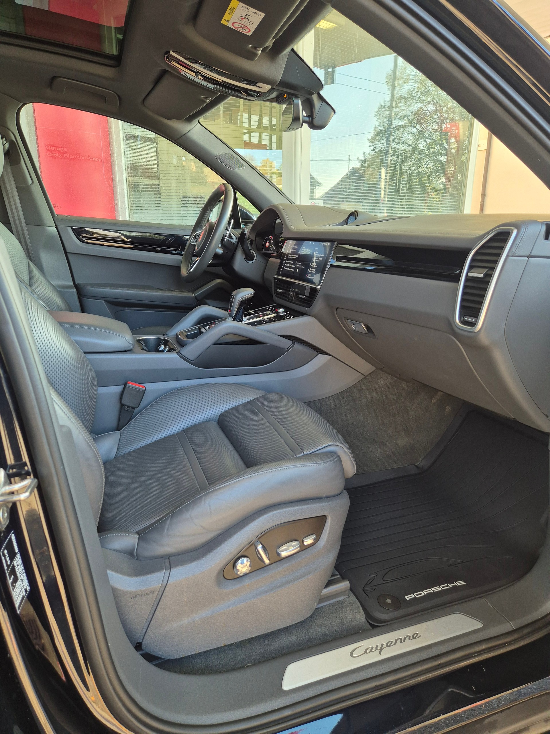 PORSCHE Cayenne E-Hybrid-image-9