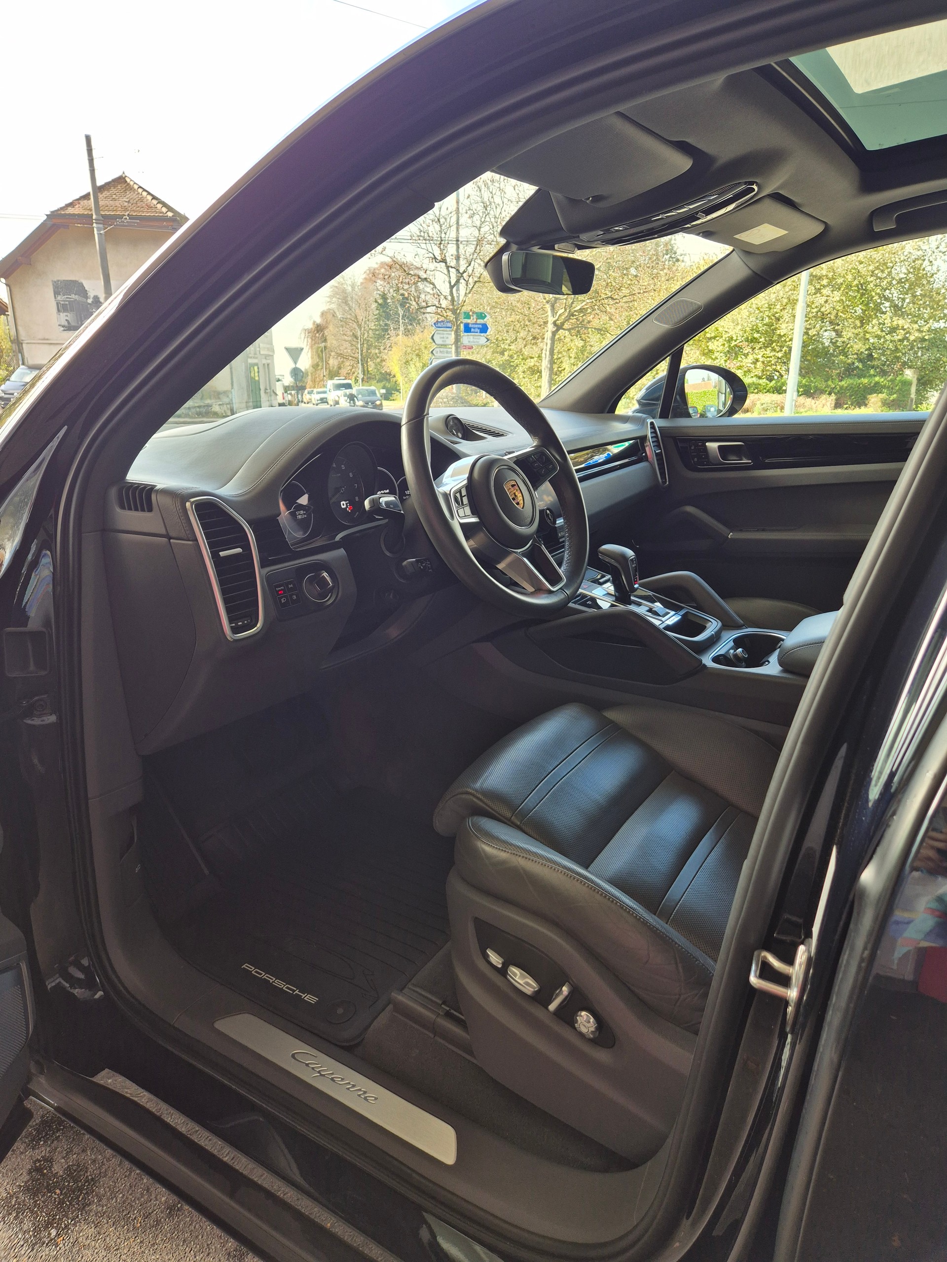 PORSCHE Cayenne E-Hybrid-image-7