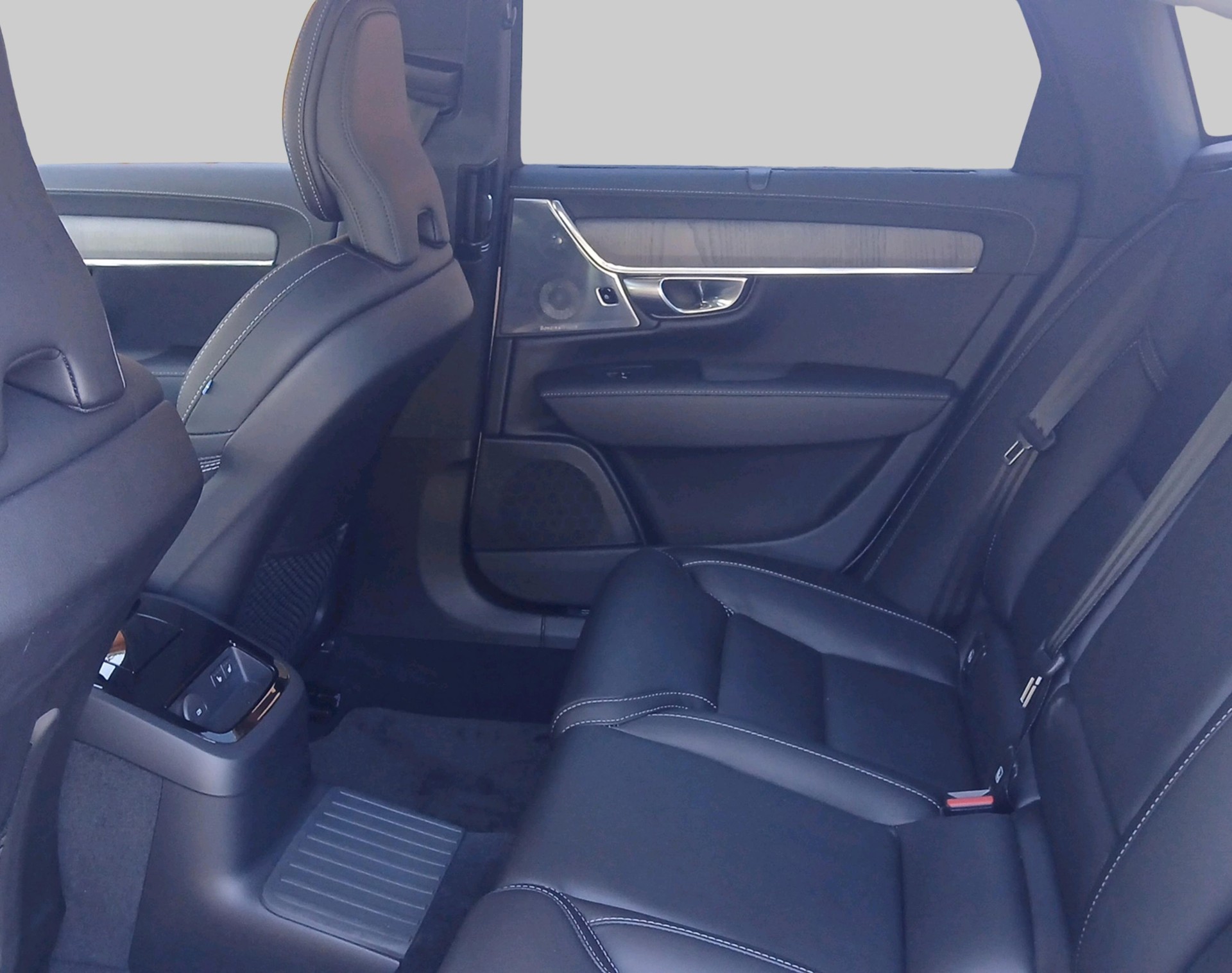 VOLVO S90 2.0 T8 TE Ultimate Dark eA-image-6