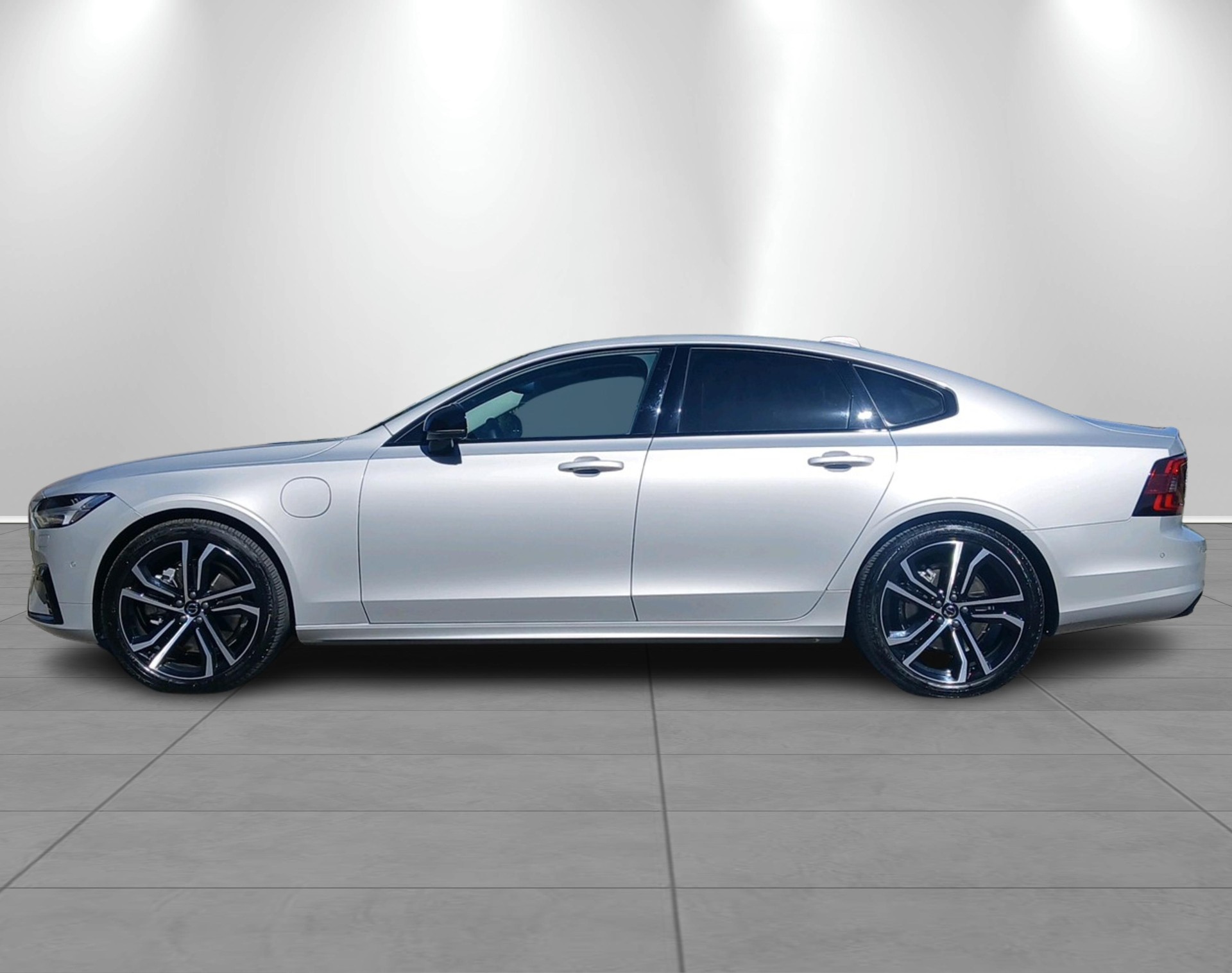 VOLVO S90 2.0 T8 TE Ultimate Dark eA-showroom-element-2