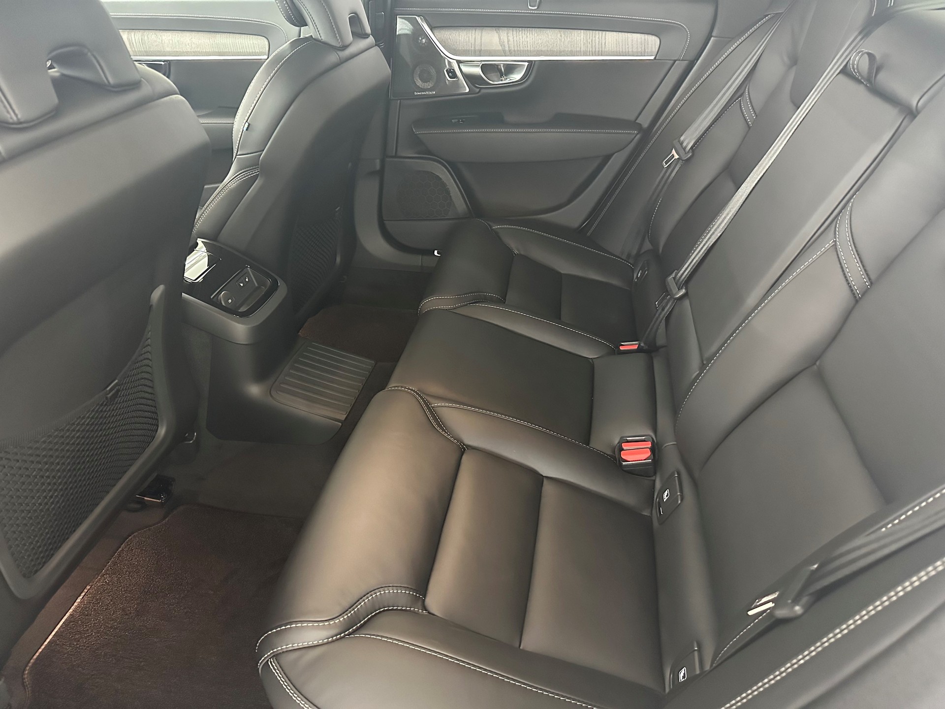 VOLVO S90 2.0 T8 TE Ultimate Dark eA-image-5