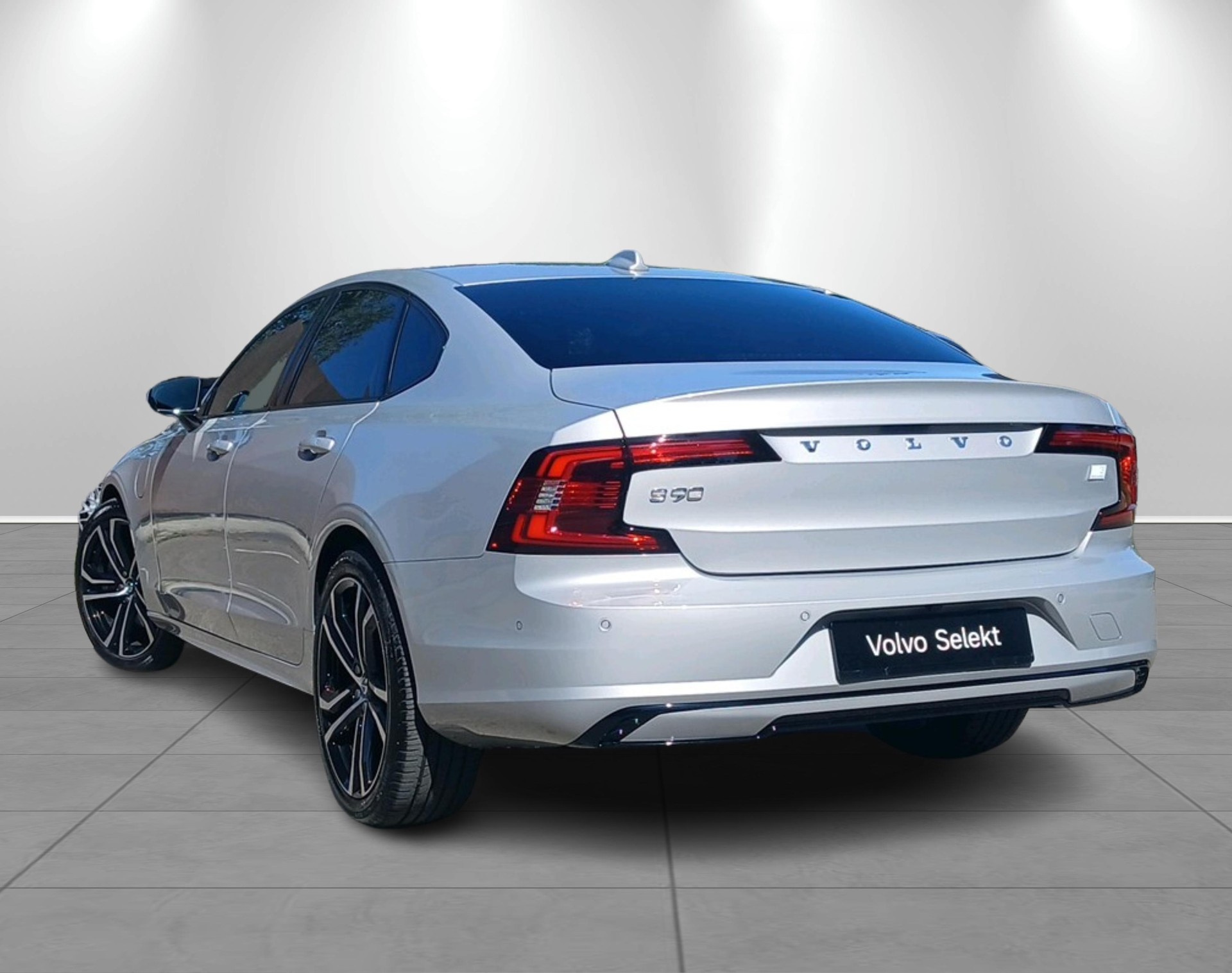 VOLVO S90 2.0 T8 TE Ultimate Dark eA-showroom-element-1