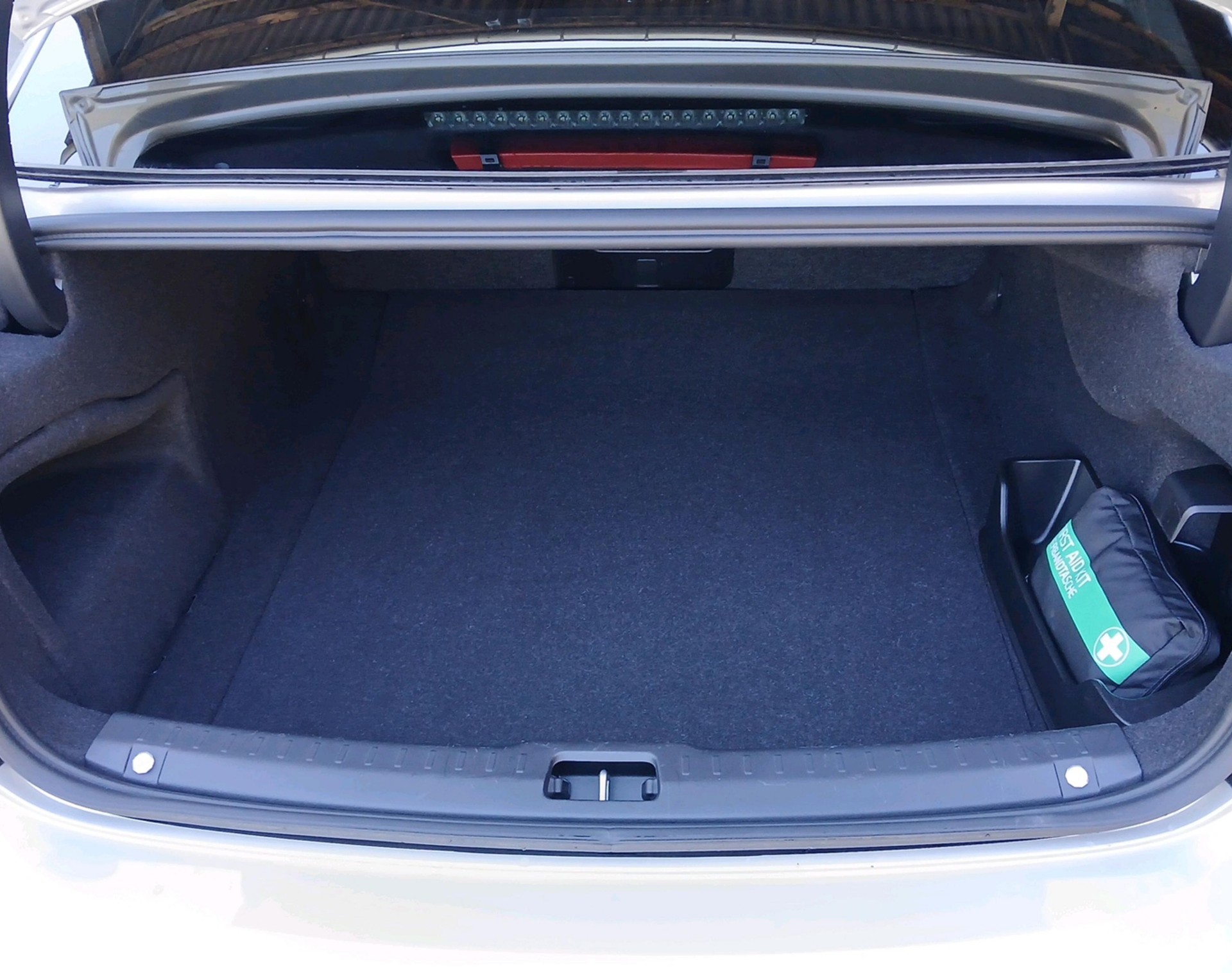 VOLVO S90 2.0 T8 TE Ultimate Dark eA-image-13