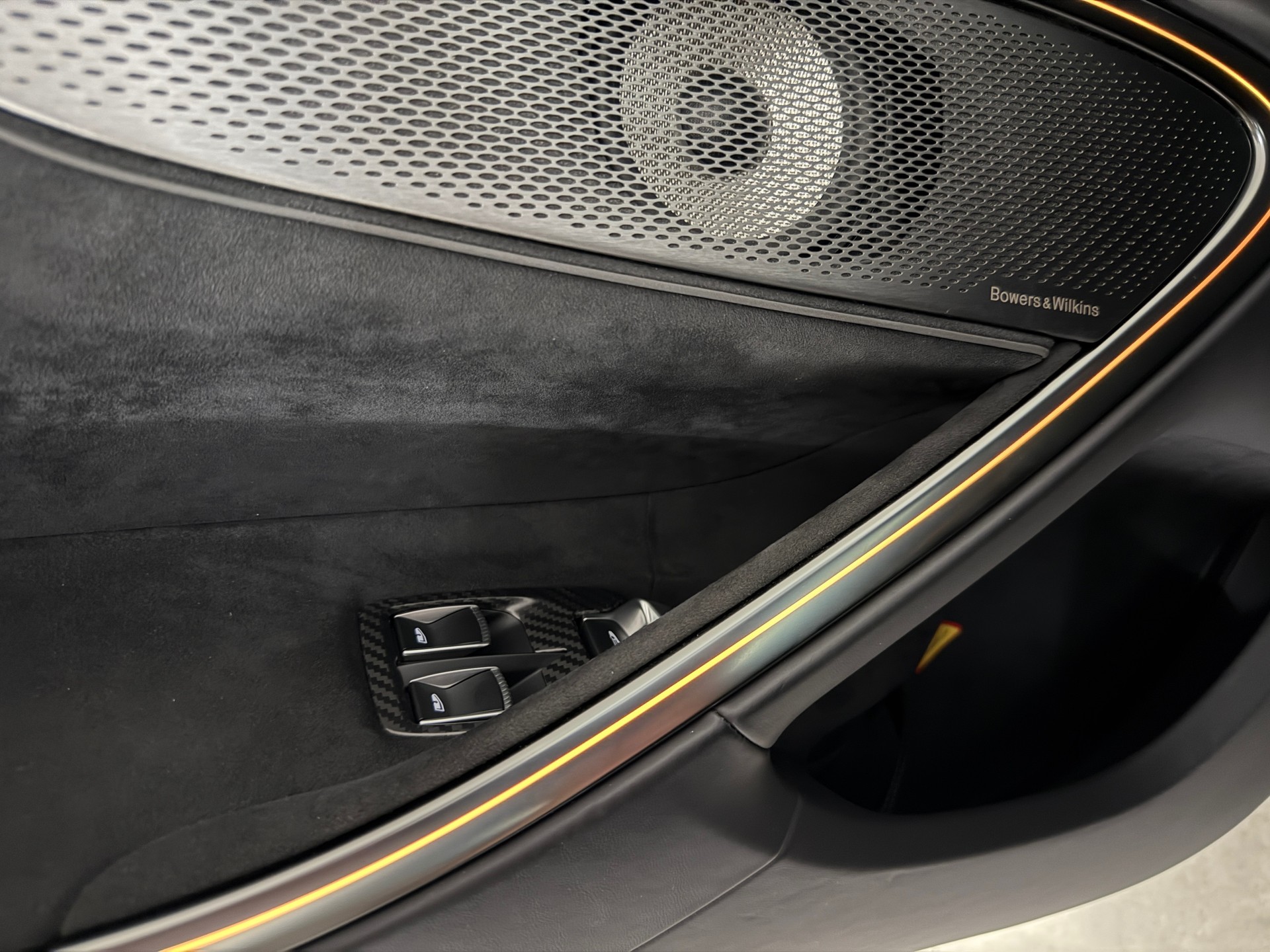 McLAREN ARTURA 3.0 V6-image-8