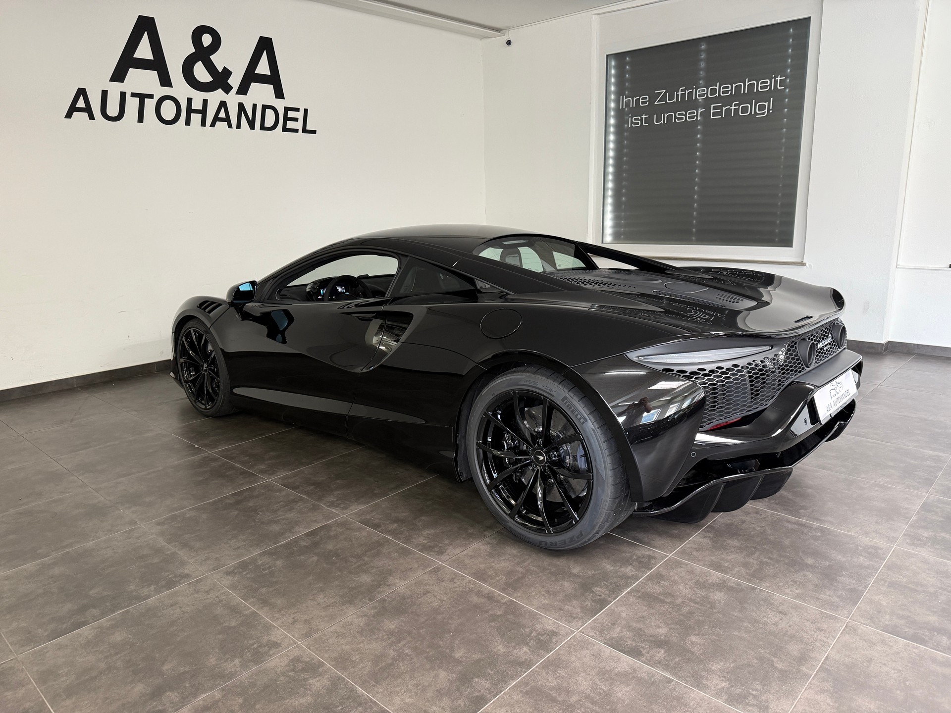 McLAREN ARTURA 3.0 V6-image-5