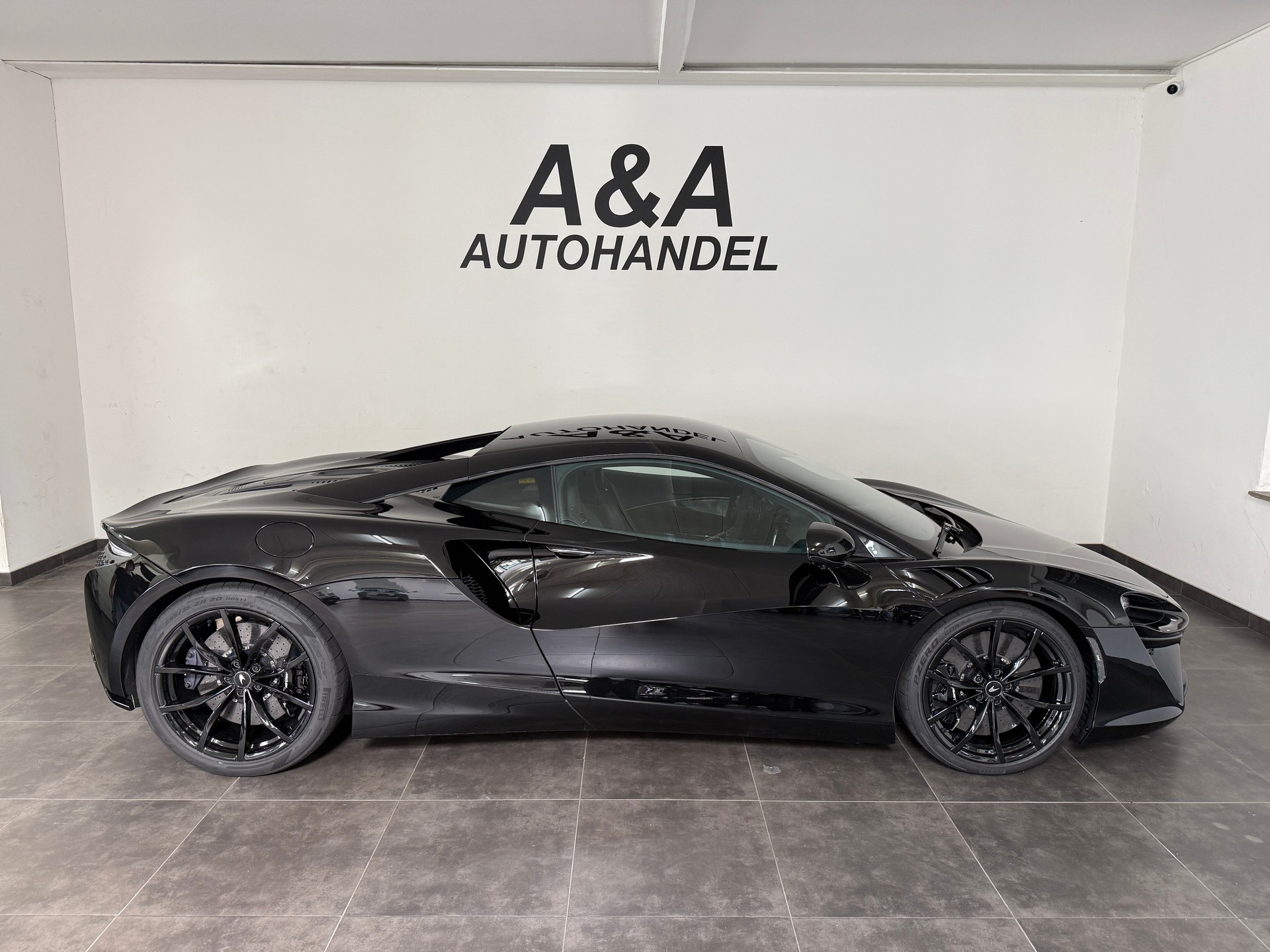 McLAREN ARTURA 3.0 V6-showroom-element-2