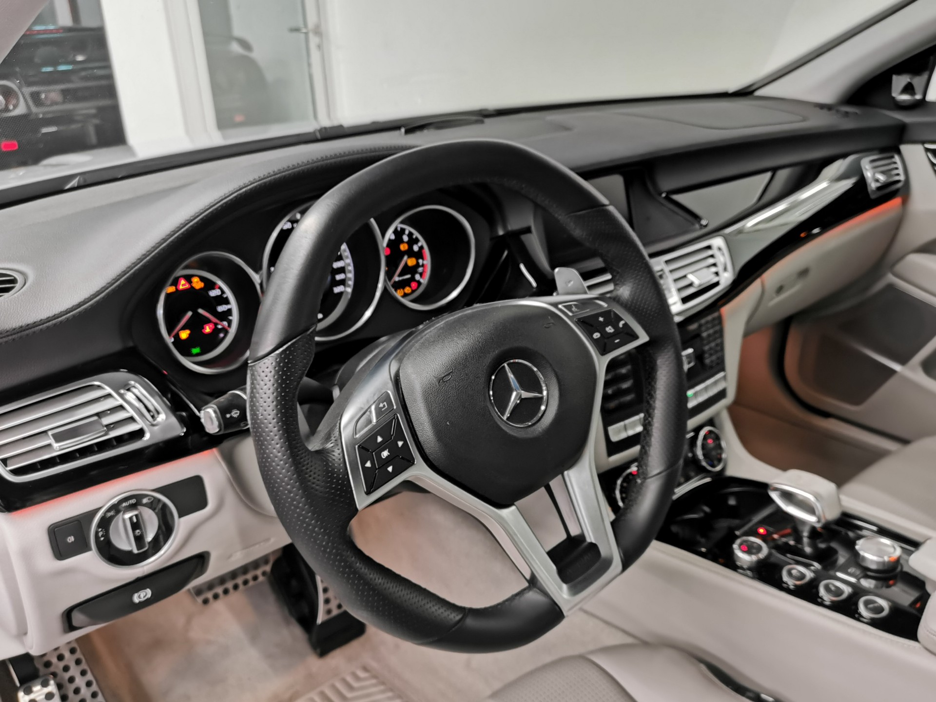 MERCEDES-BENZ CLS 63 COUPE V8 M157 MOTOR W 218 AMG Speedshift MCT SELTEN UND RAR KEIN SHOOTING BREAK SONDERN COUPÉ!!!!-image-8